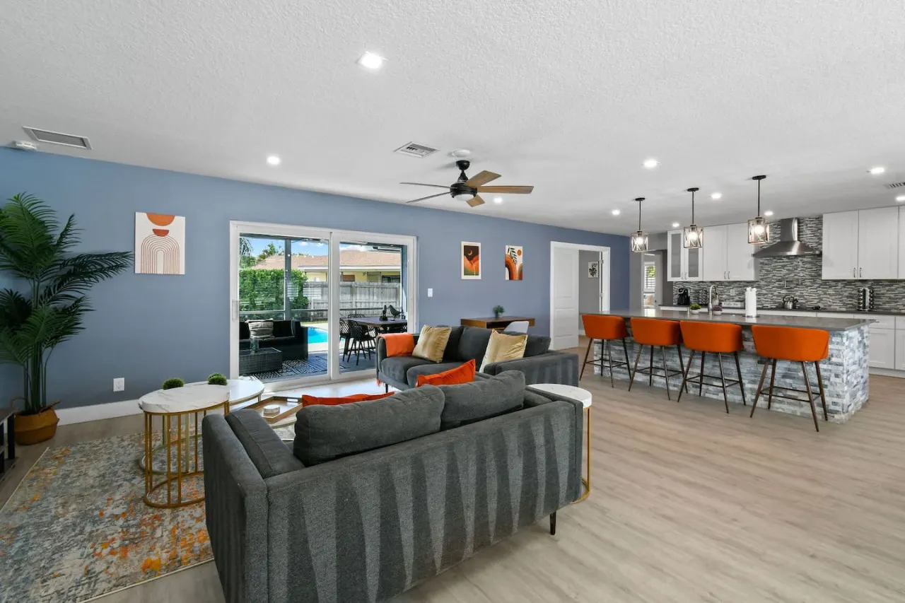 5BR Lux WEF Mins to Palm Beach Pool Home + Game Room *NEW Arcade + AC 18