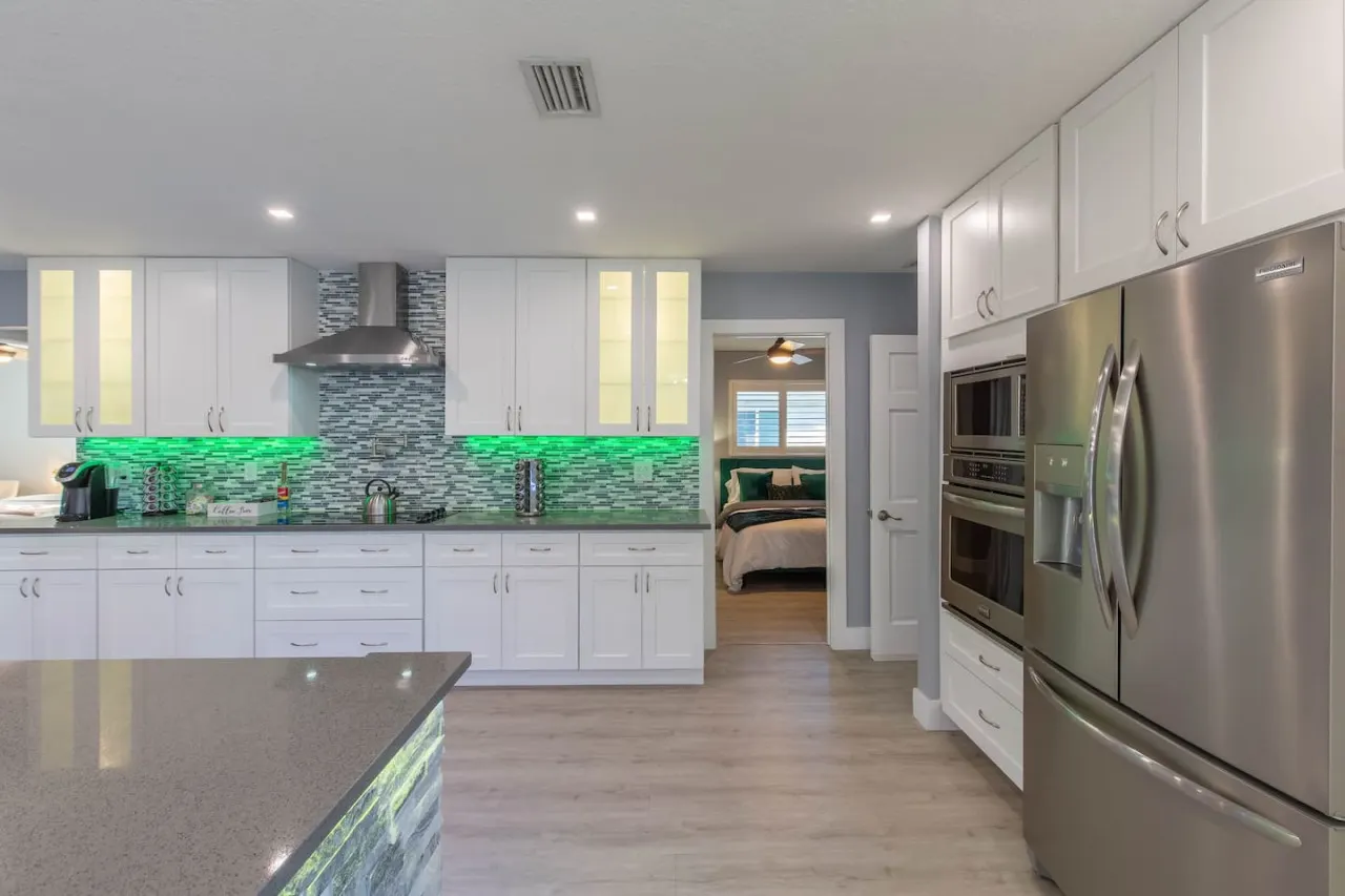5BR Lux WEF Mins to Palm Beach Pool Home + Game Room *NEW Arcade + AC 7