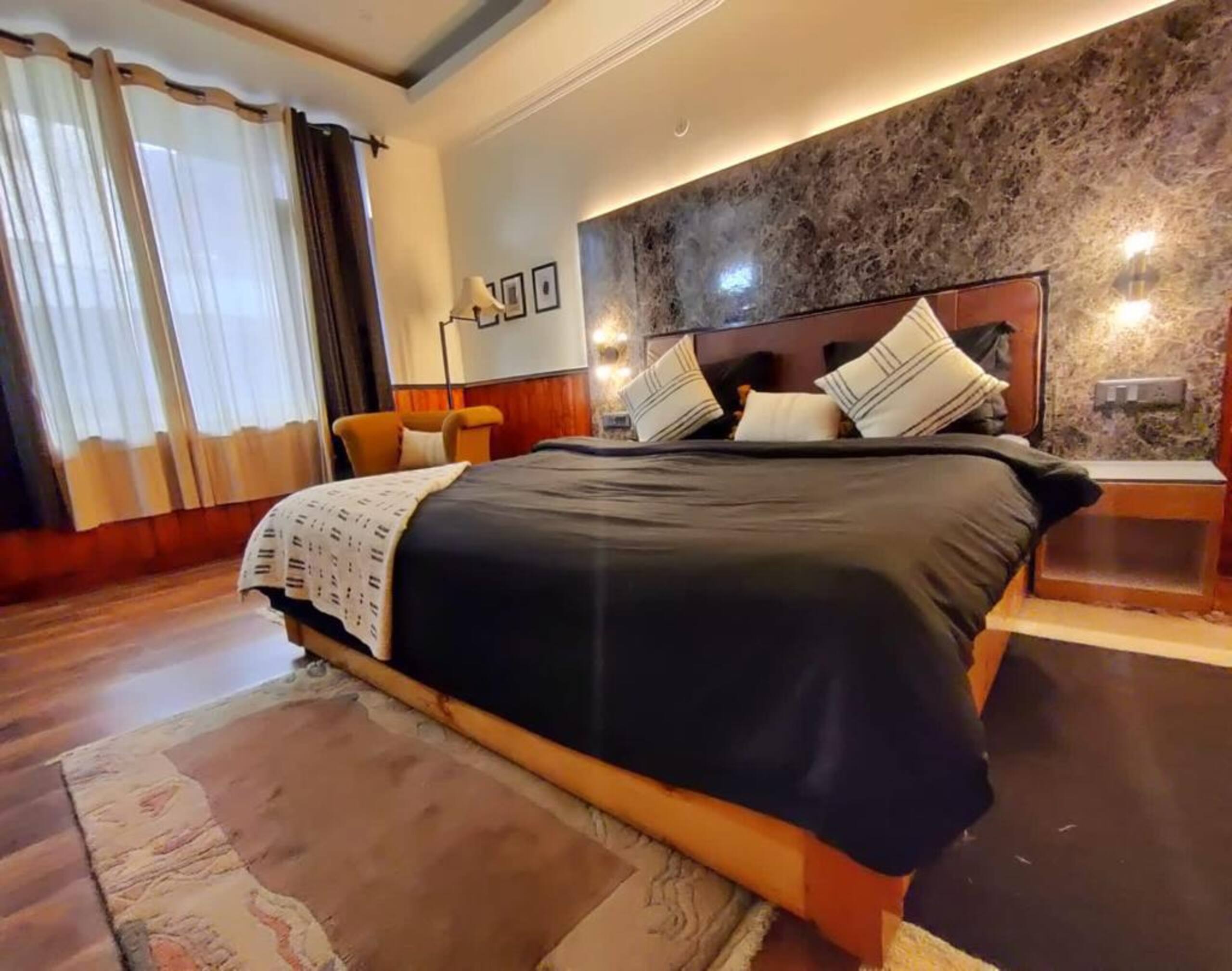 4 BHK Tripli Hotels Conifer Wood Cottage 10