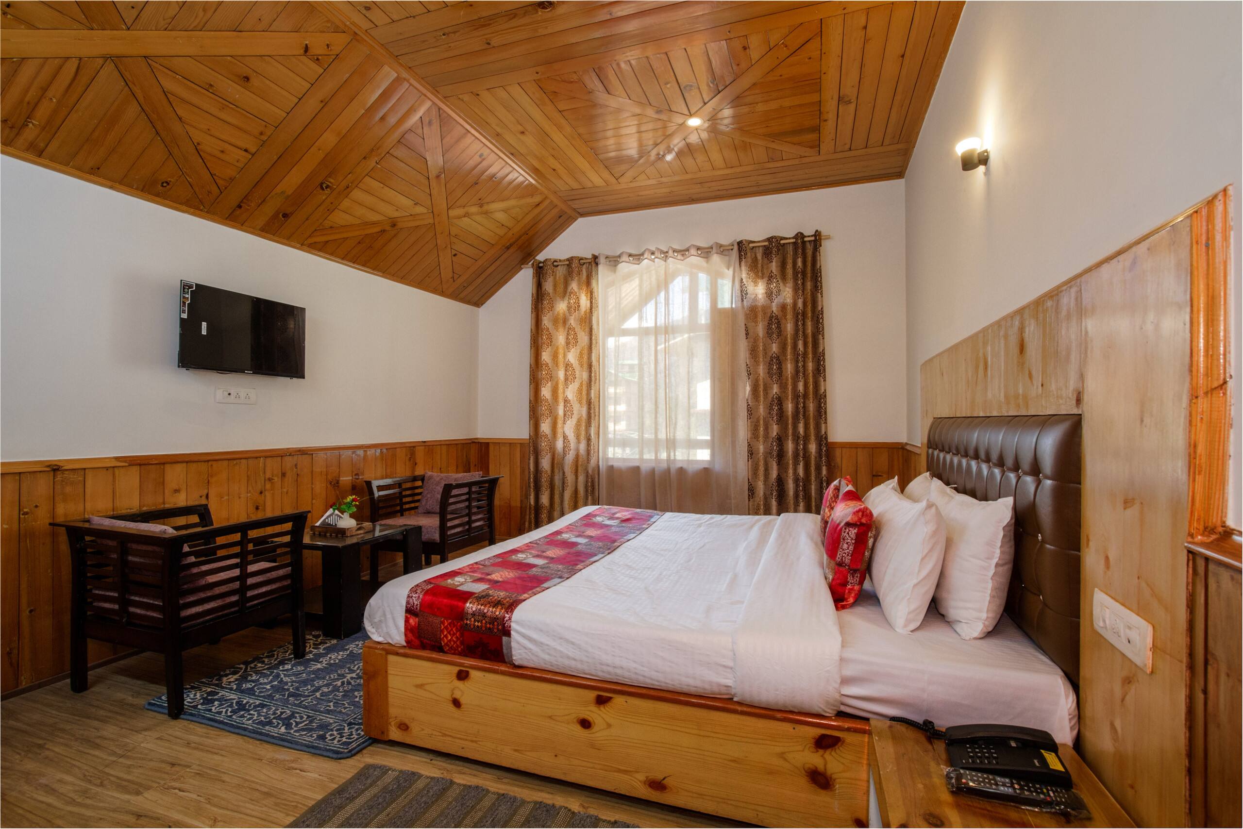 4 BHK Tripli Hotels Conifer Wood Cottage 22