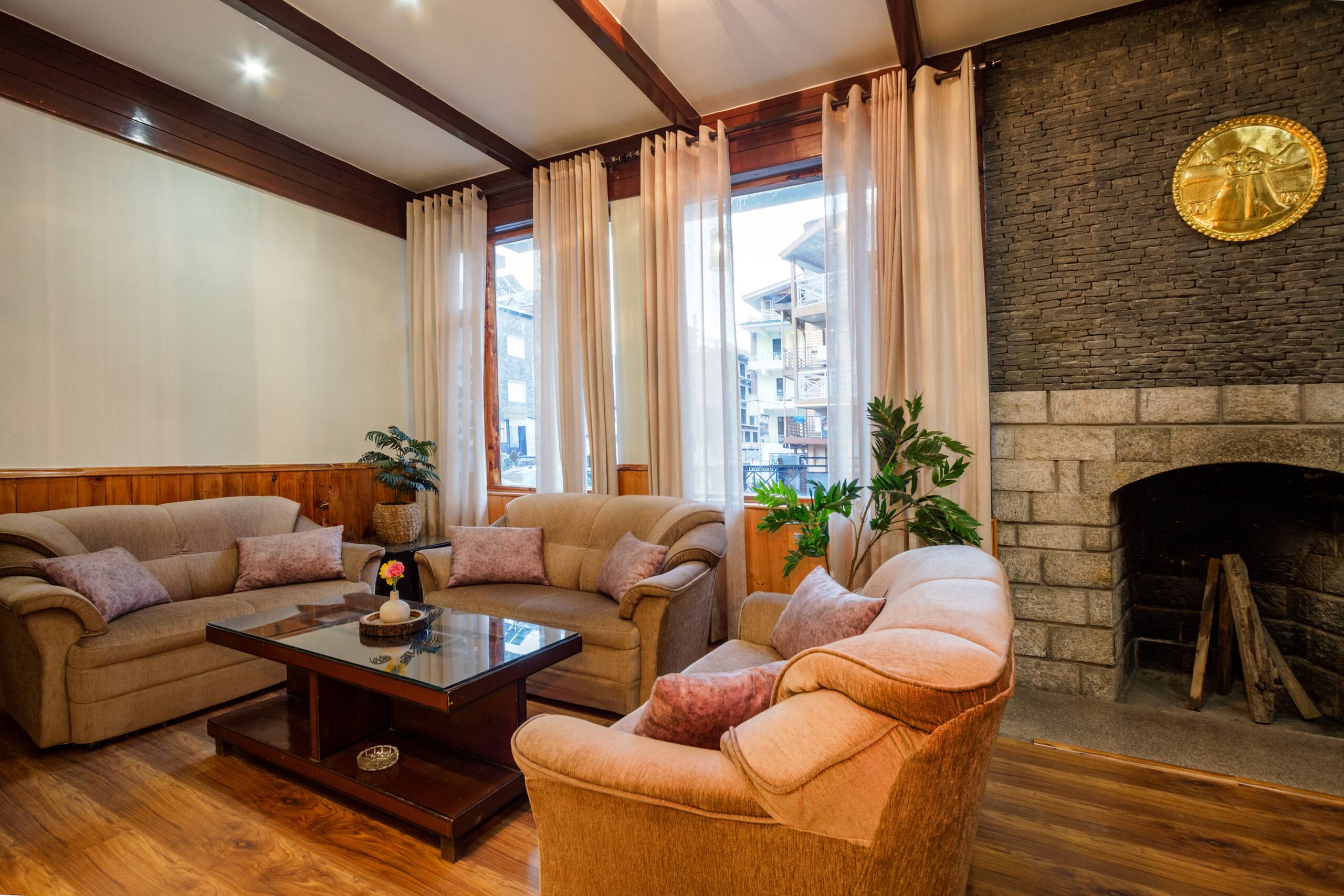 4 BHK Tripli Hotels Conifer Wood Cottage 33