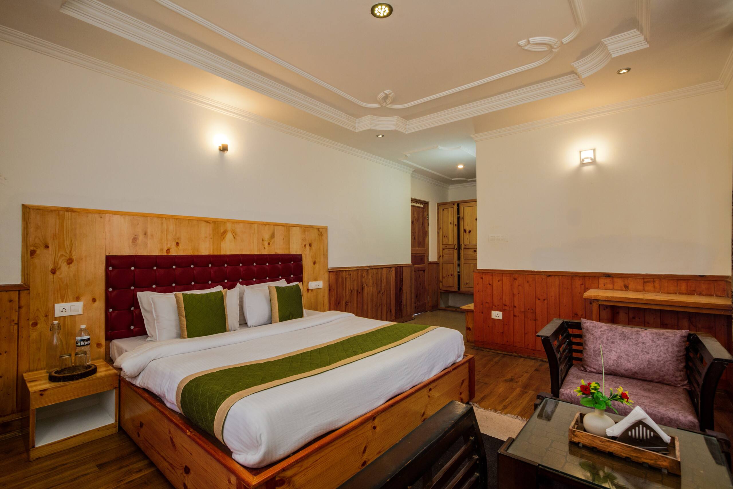 4 BHK Tripli Hotels Conifer Wood Cottage 17