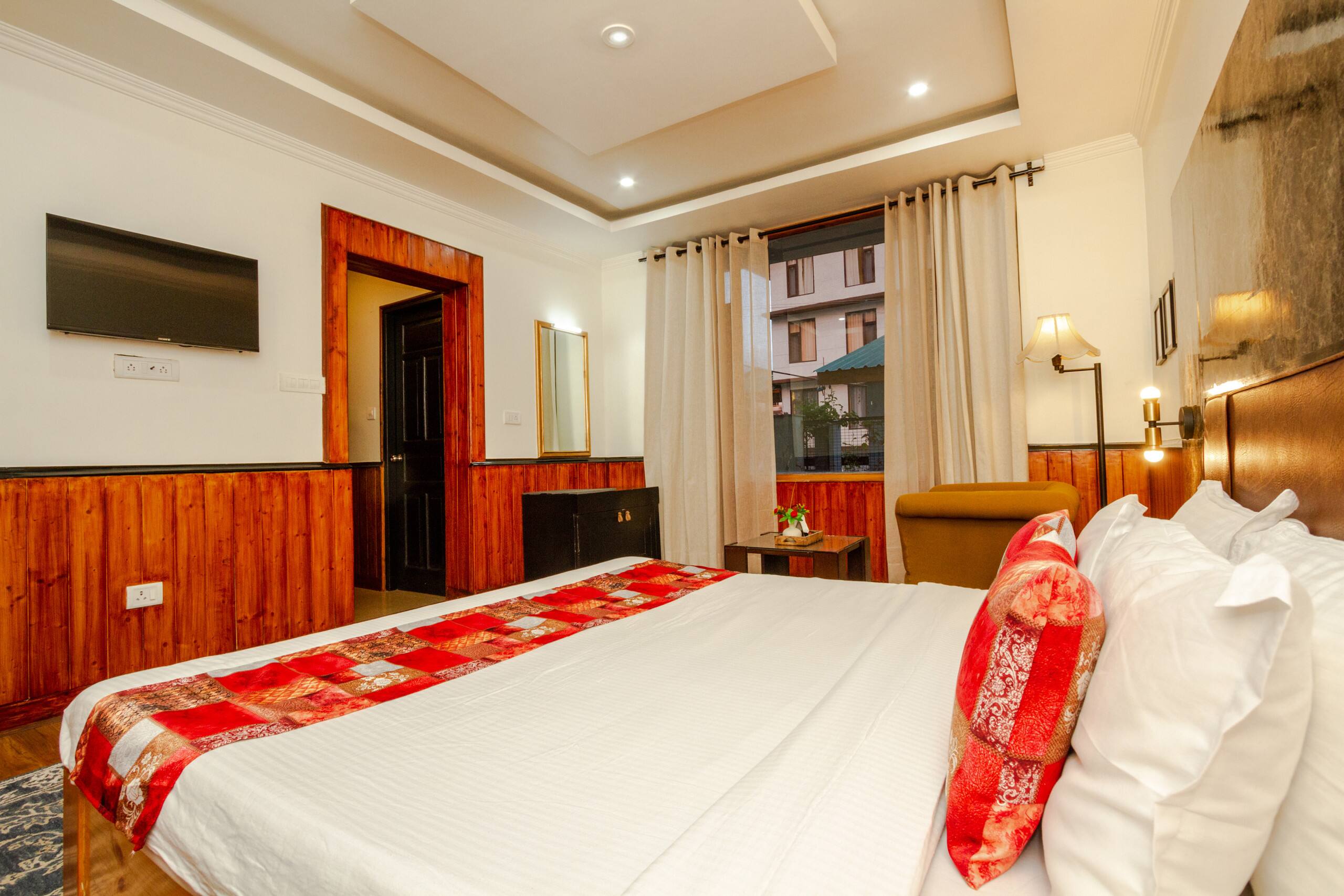 4 BHK Tripli Hotels Conifer Wood Cottage 13