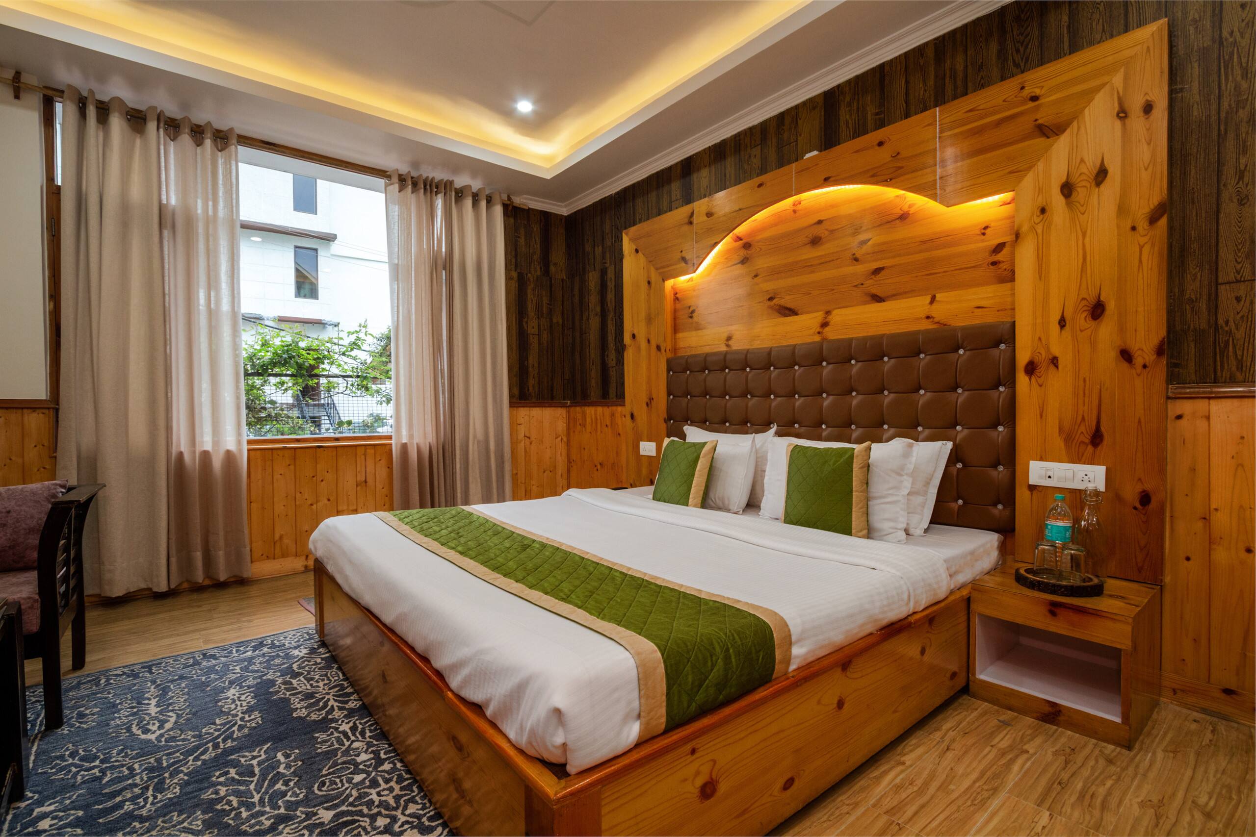 4 BHK Tripli Hotels Conifer Wood Cottage 12