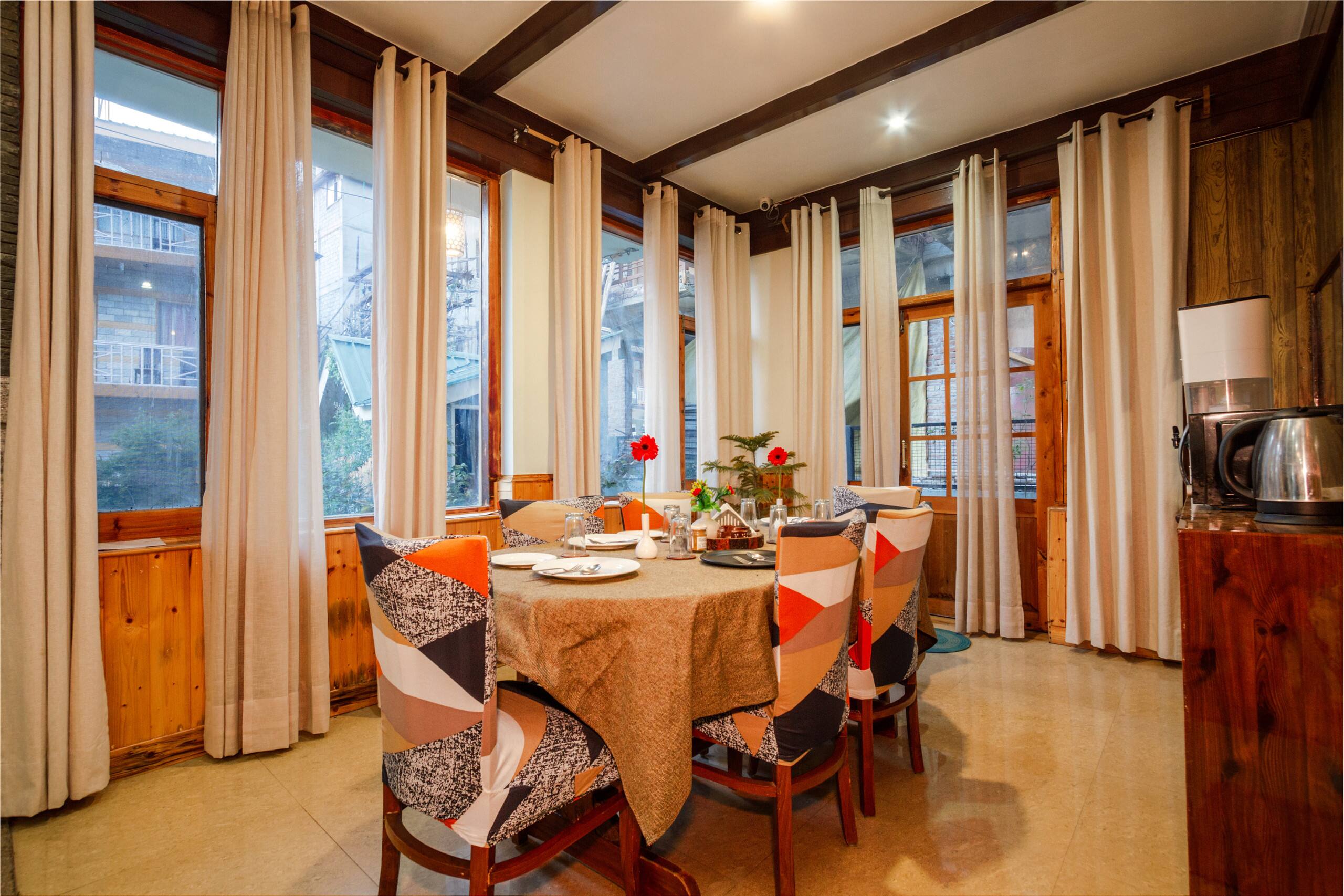 4 BHK Tripli Hotels Conifer Wood Cottage 32