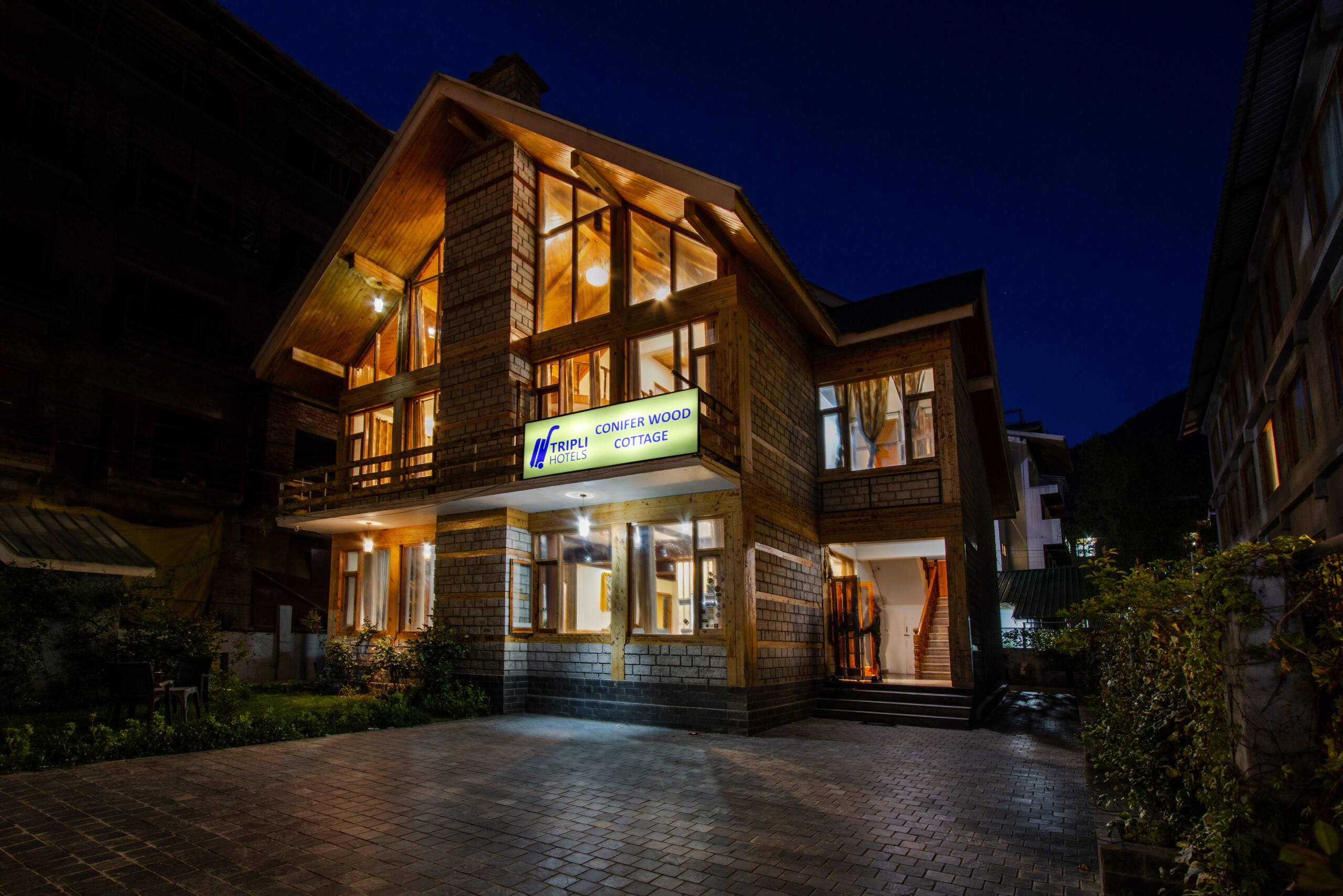 4 BHK Tripli Hotels Conifer Wood Cottage 15