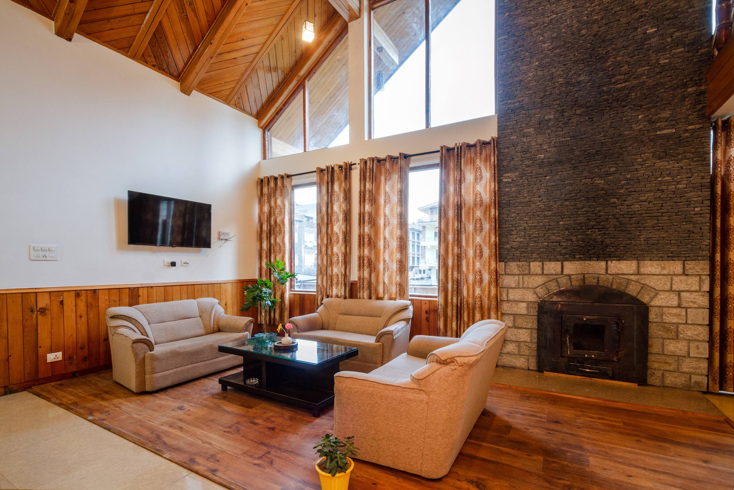4 BHK Tripli Hotels Conifer Wood Cottage 27