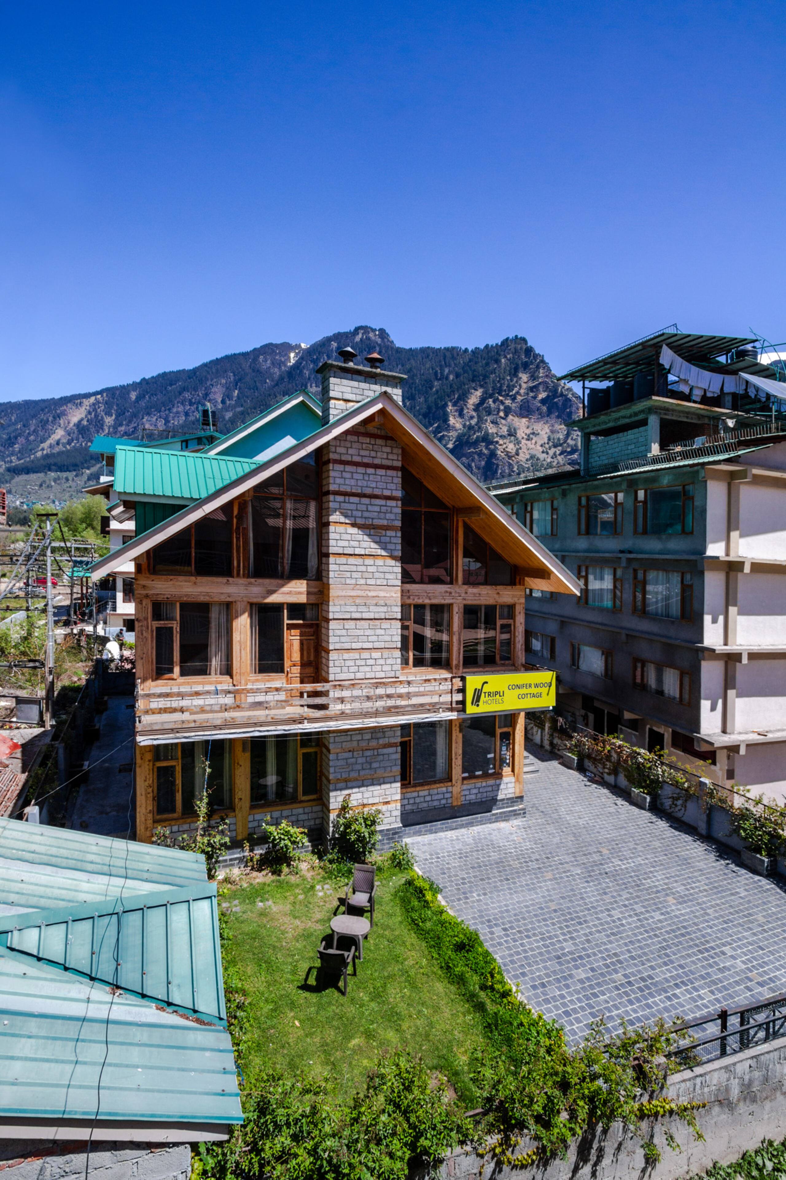 4 BHK Tripli Hotels Conifer Wood Cottage 21