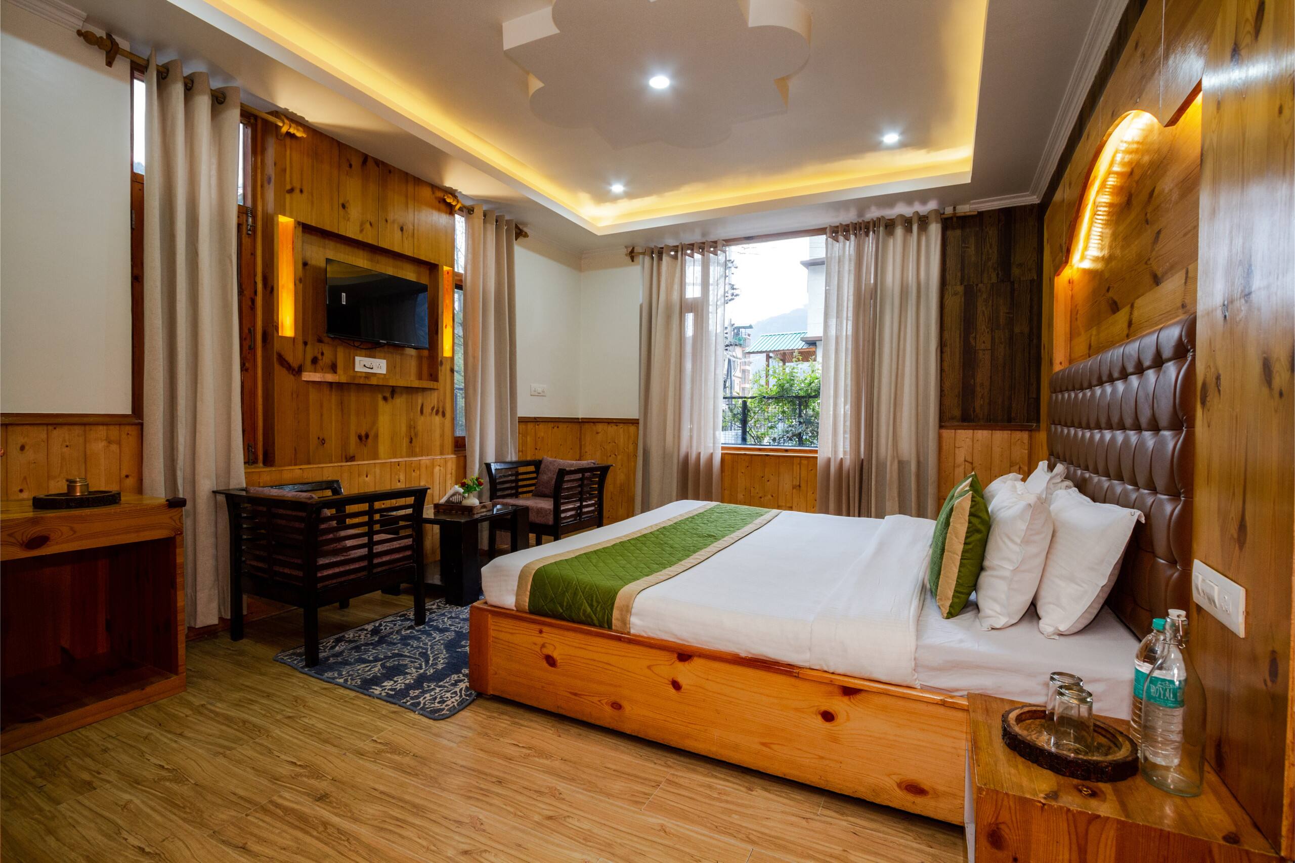 4 BHK Tripli Hotels Conifer Wood Cottage 6