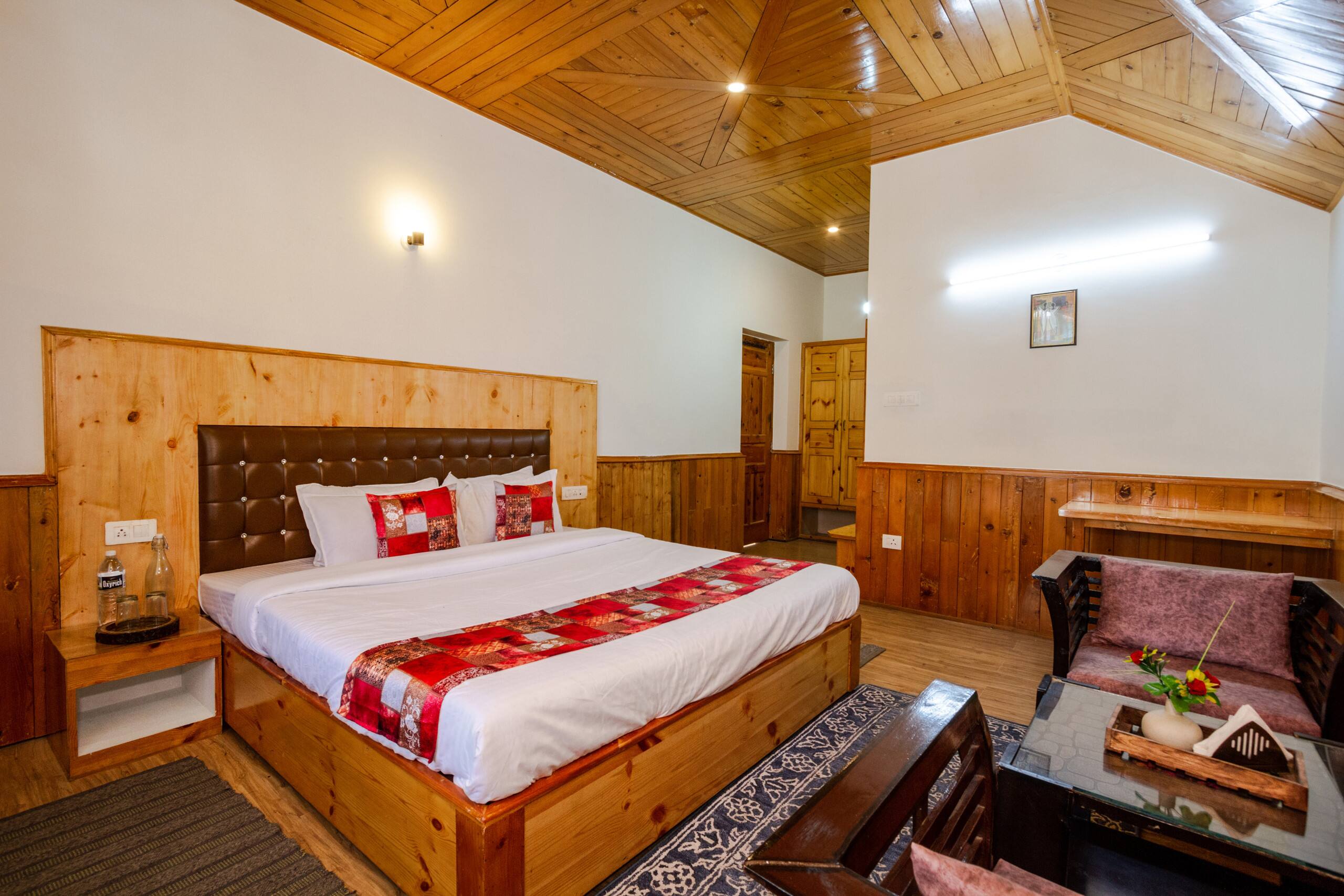 4 BHK Tripli Hotels Conifer Wood Cottage 24