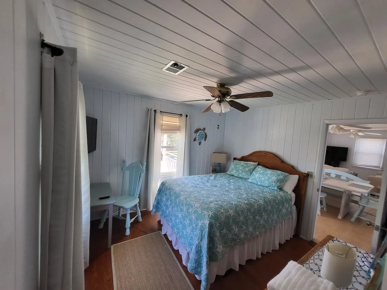 Beach Cottage OIB: a short walk to the beach 10