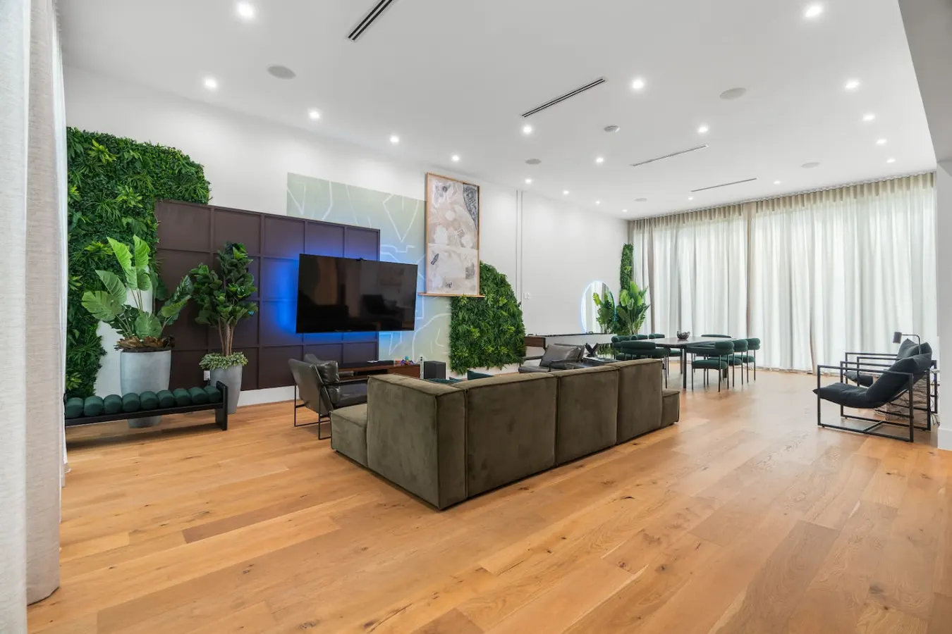 20% Off NEW 6BR Luxe Contemporary Villa with Pool! 2