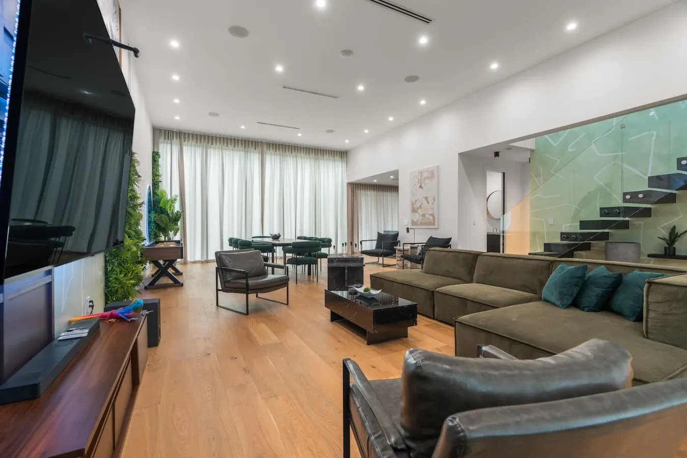 20% Off NEW 6BR Luxe Contemporary Villa with Pool! 17