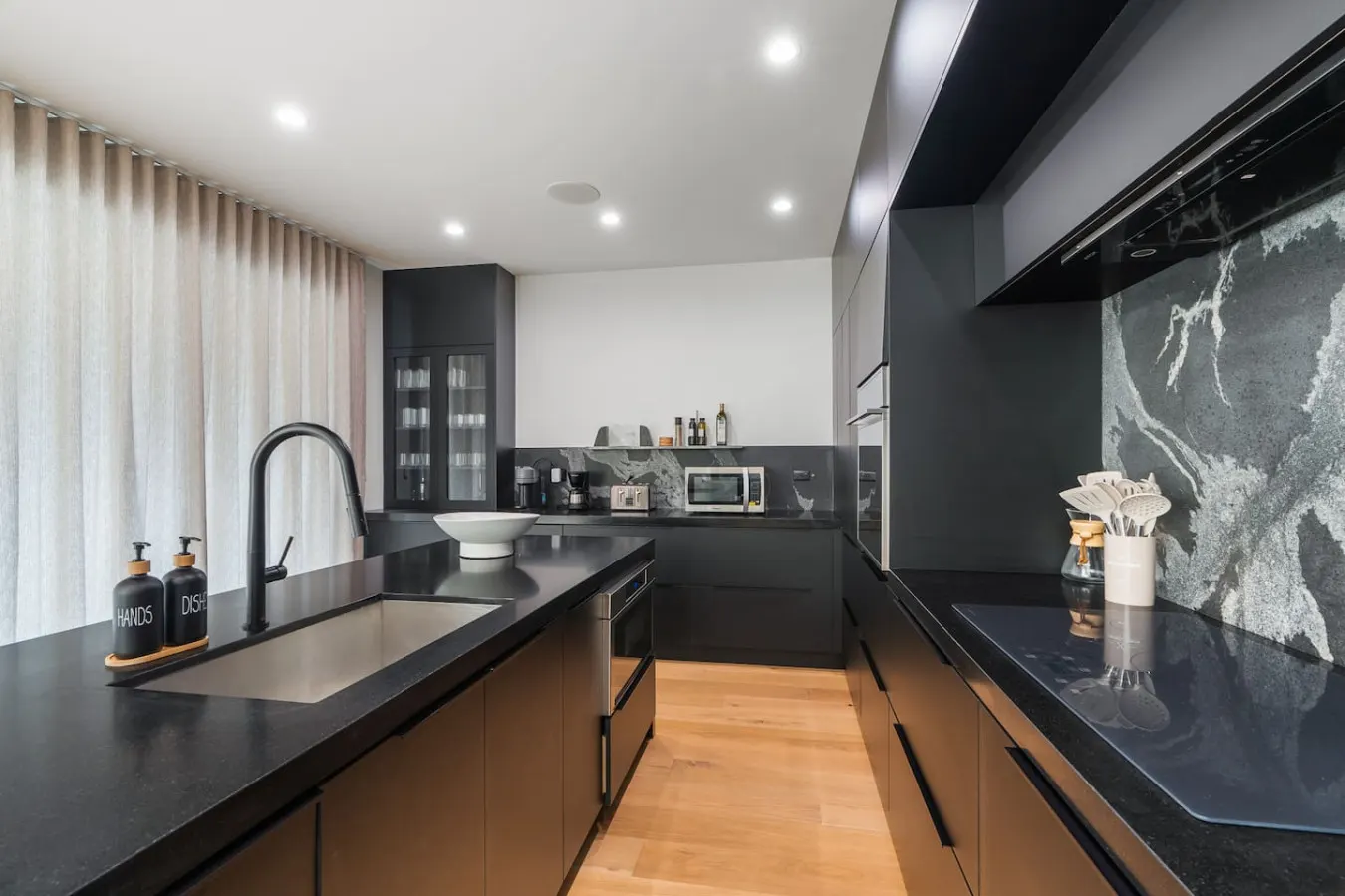20% Off NEW 6BR Luxe Contemporary Villa with Pool! 19