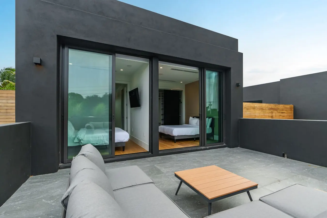 20% Off NEW 6BR Luxe Contemporary Villa with Pool! 20