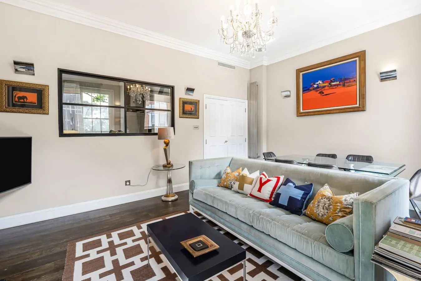 Knightsbridge Townhouse - Central AC & Sauna 10