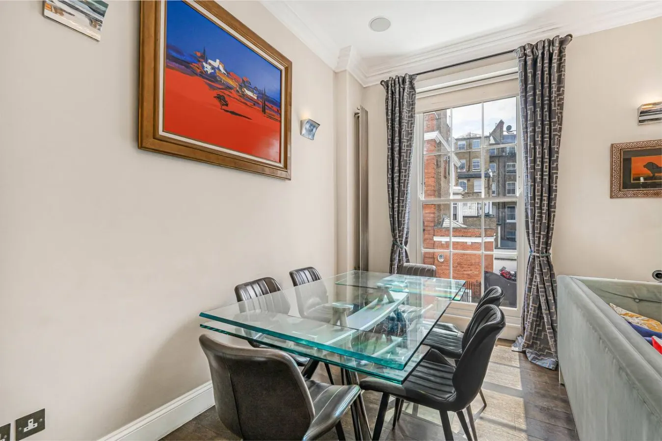 Knightsbridge Townhouse - Central AC & Sauna 11