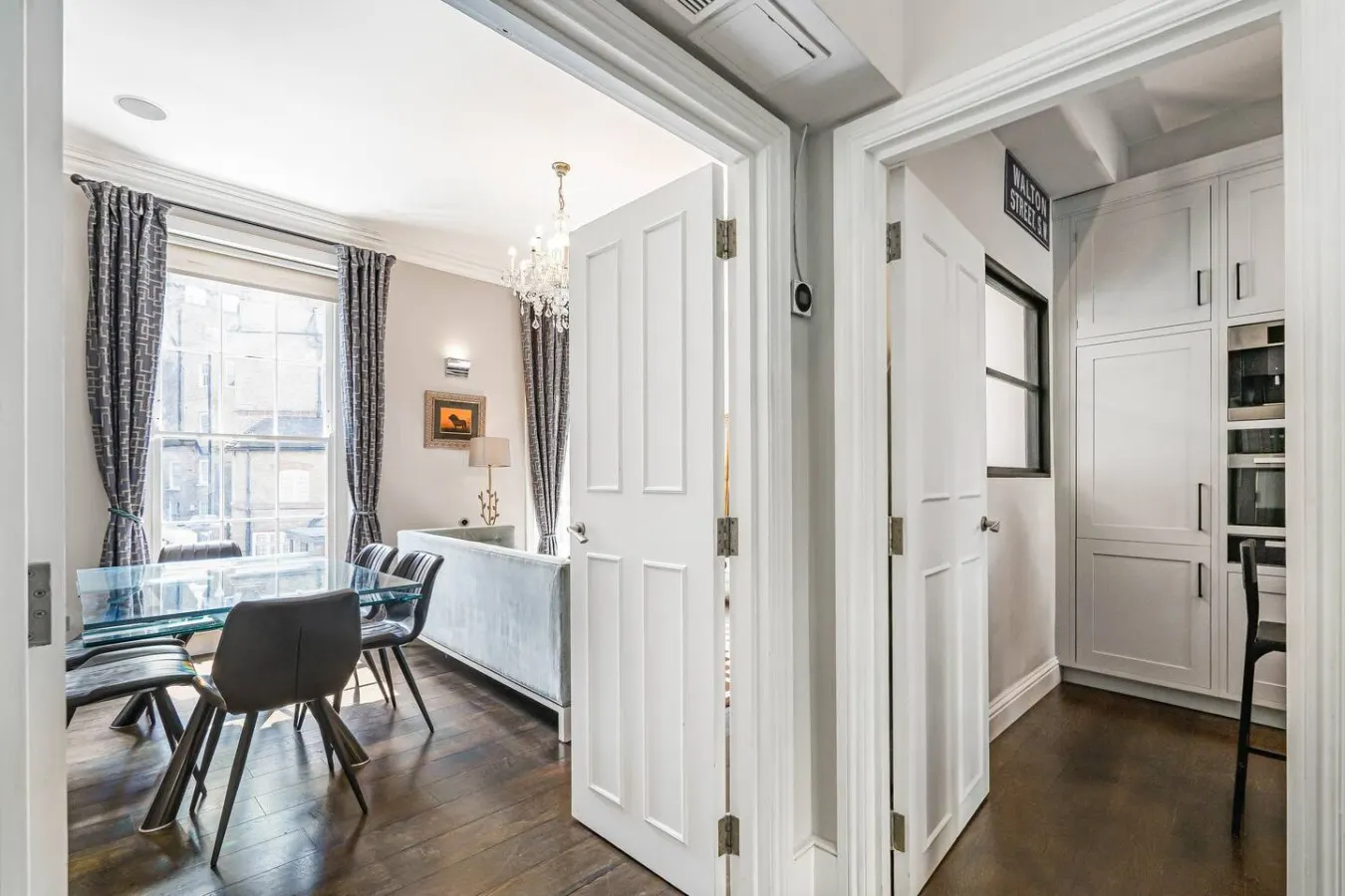 Knightsbridge Townhouse - Central AC & Sauna 12