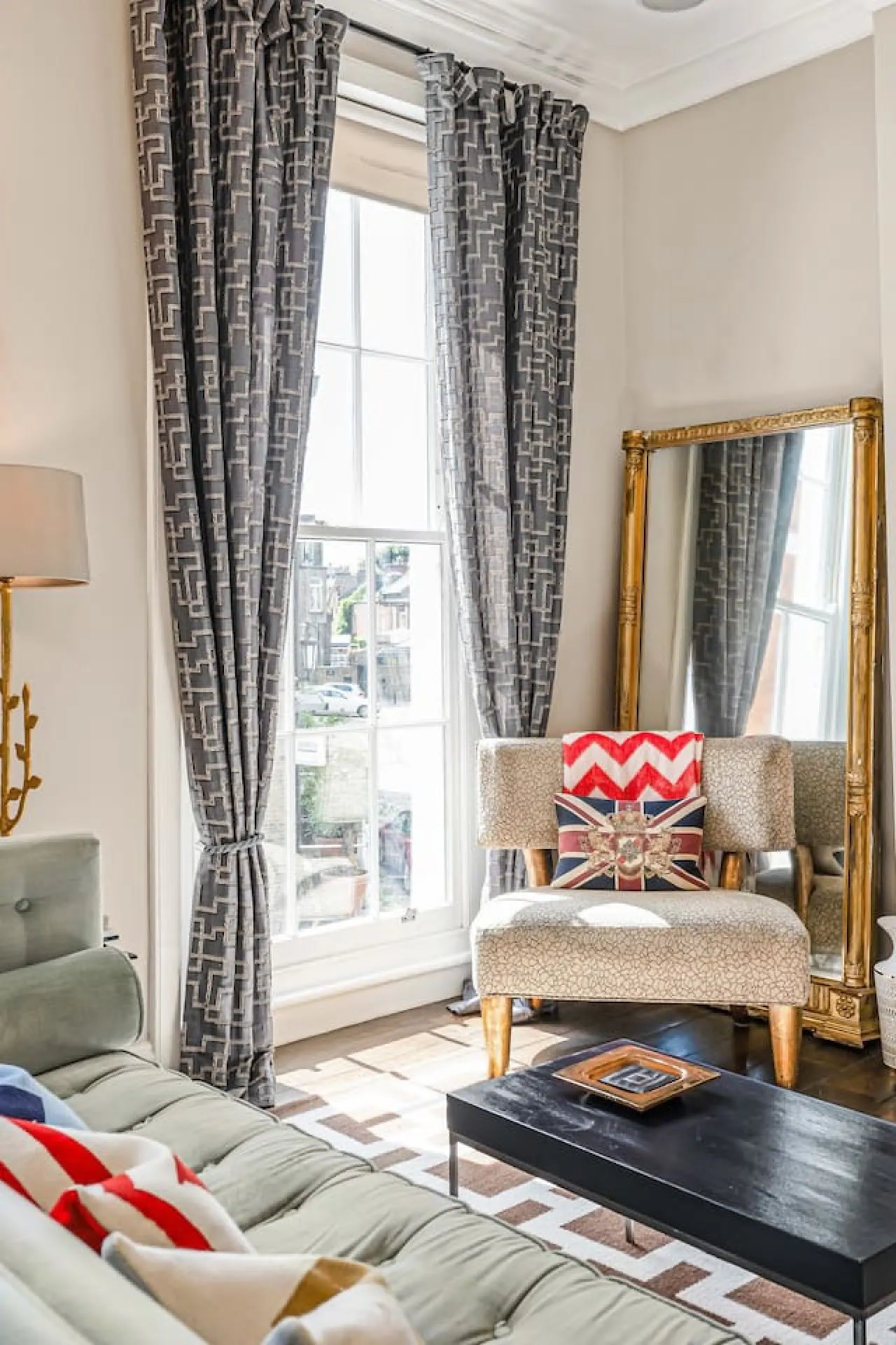 Knightsbridge Townhouse - Central AC & Sauna 6