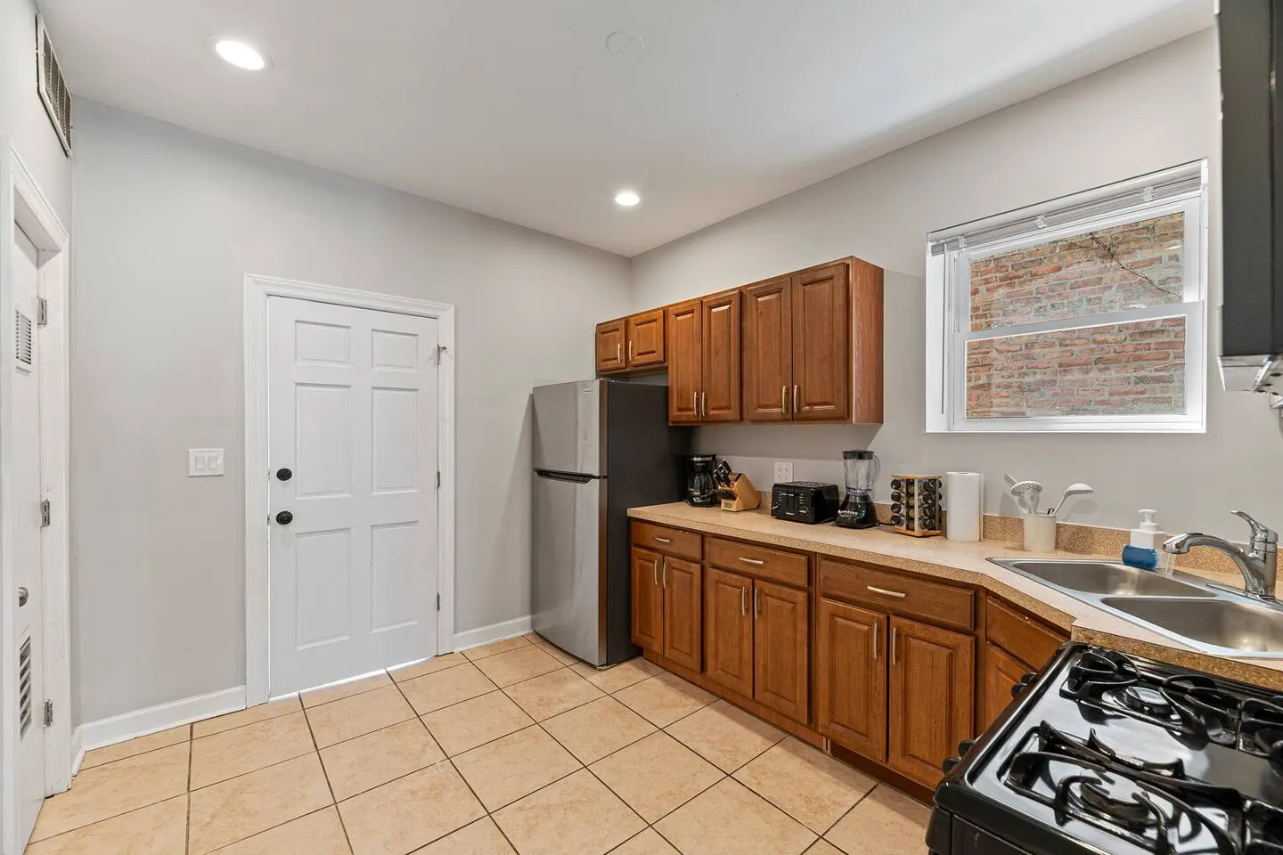 Modern 3BR Urban Retreat Near Med District & UIC 10