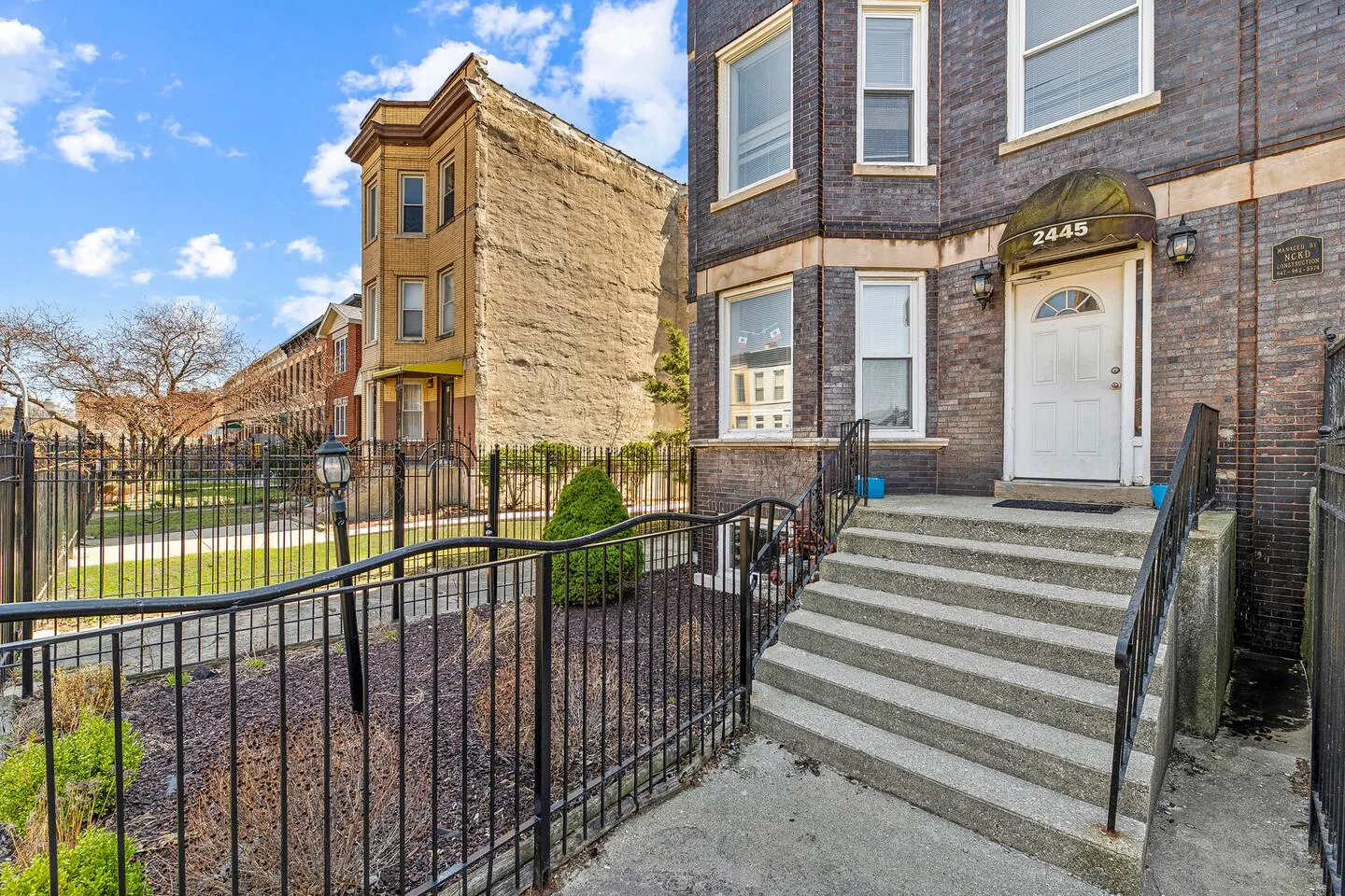 Modern 3BR Urban Retreat Near Med District & UIC 15
