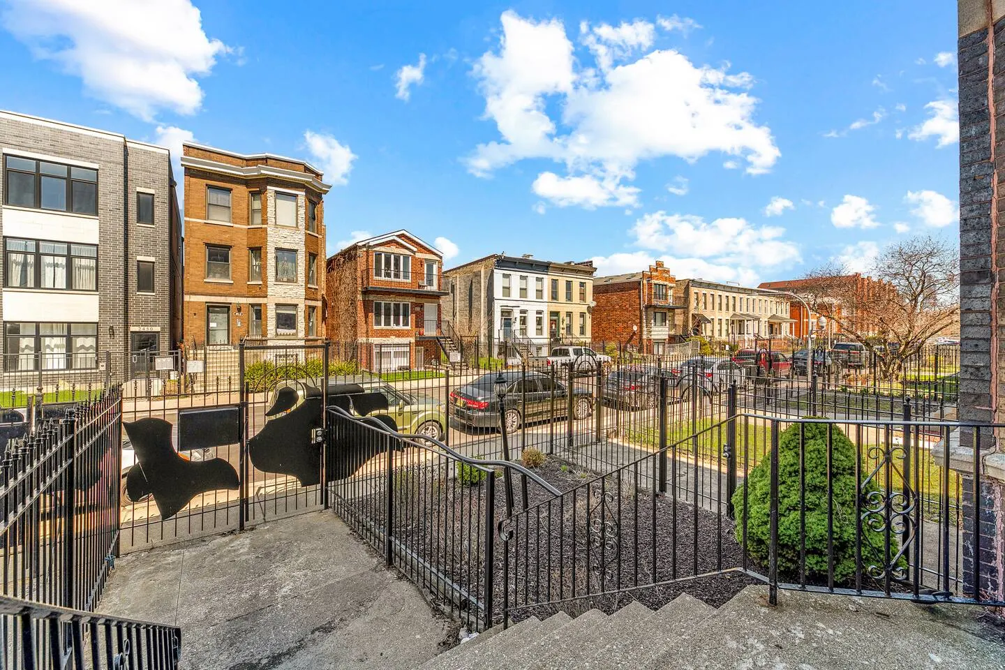 Modern 3BR Urban Retreat Near Med District & UIC 16