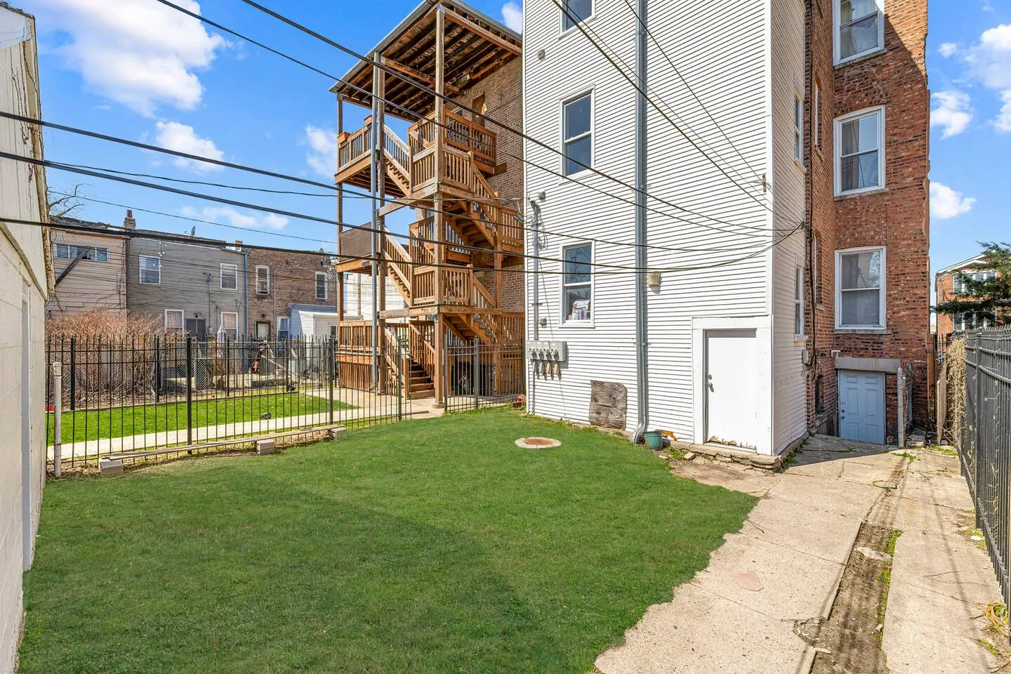 Modern 3BR Urban Retreat Near Med District & UIC 19