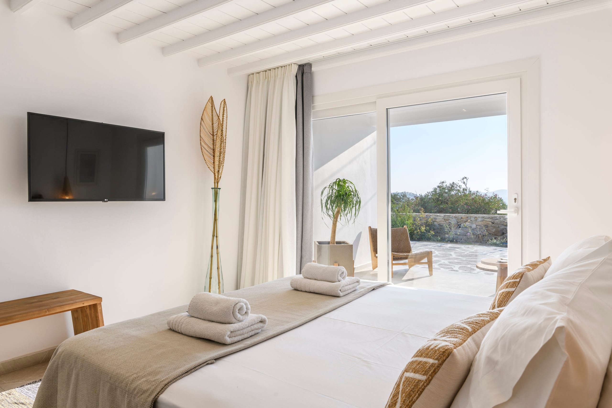 Mykonos Lagom 1 Sea View Studio (180° Sunset Bar) - Apartments for Rent in Mykonos, Greece — photo 2