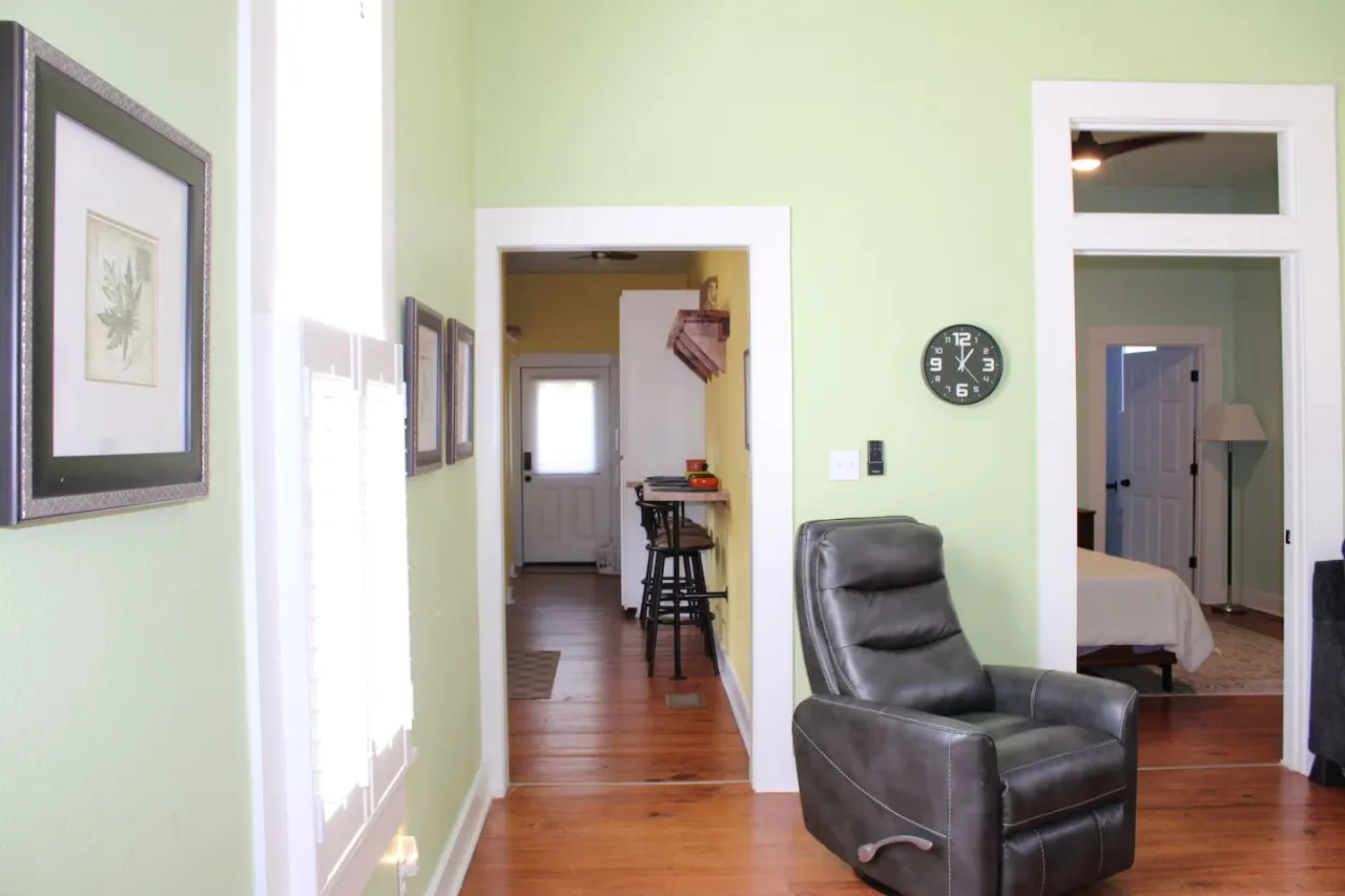 Super Cute 2BR 4