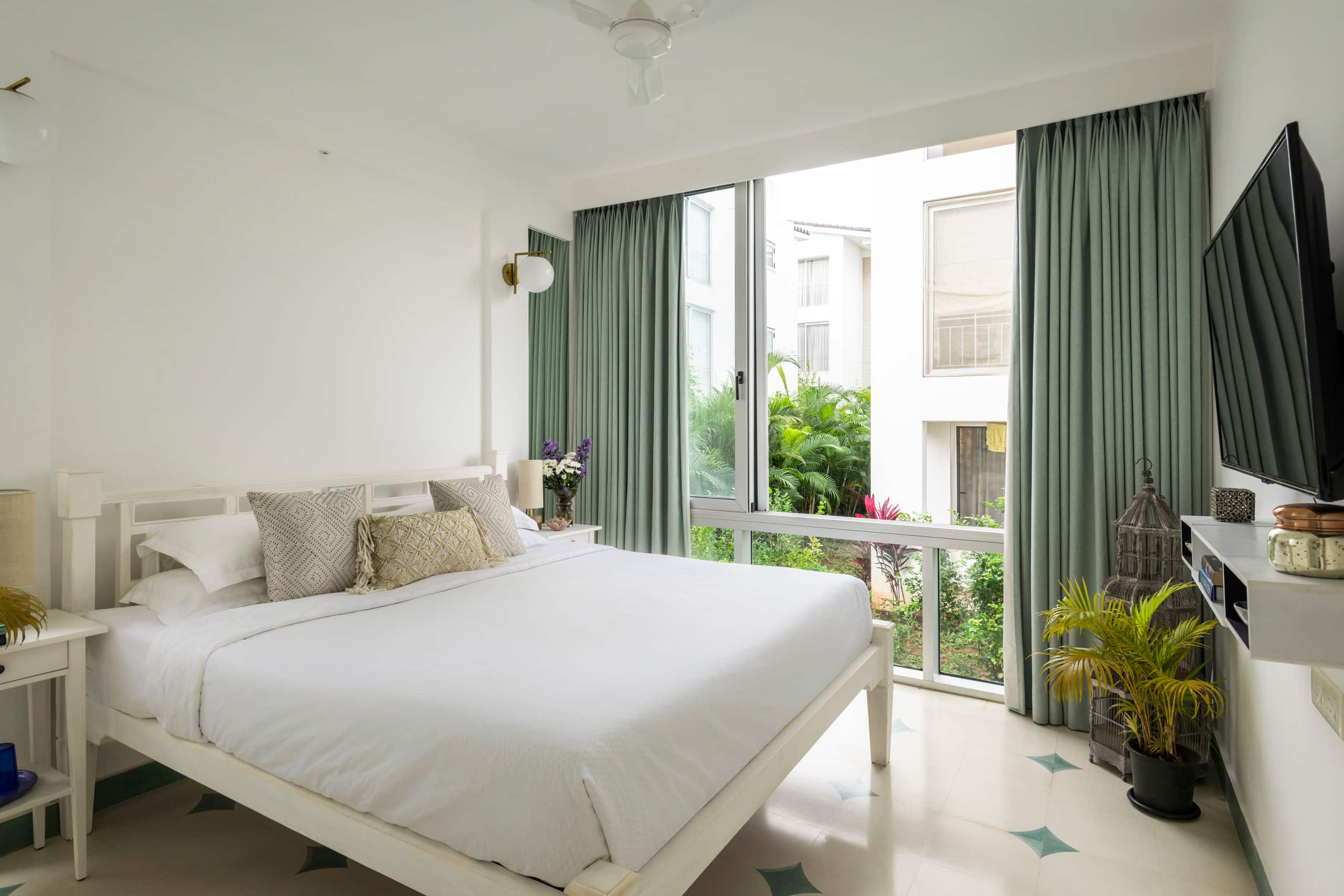 ElTesoro Cozy & Airy 2BHK Private Terrace Ac 8
