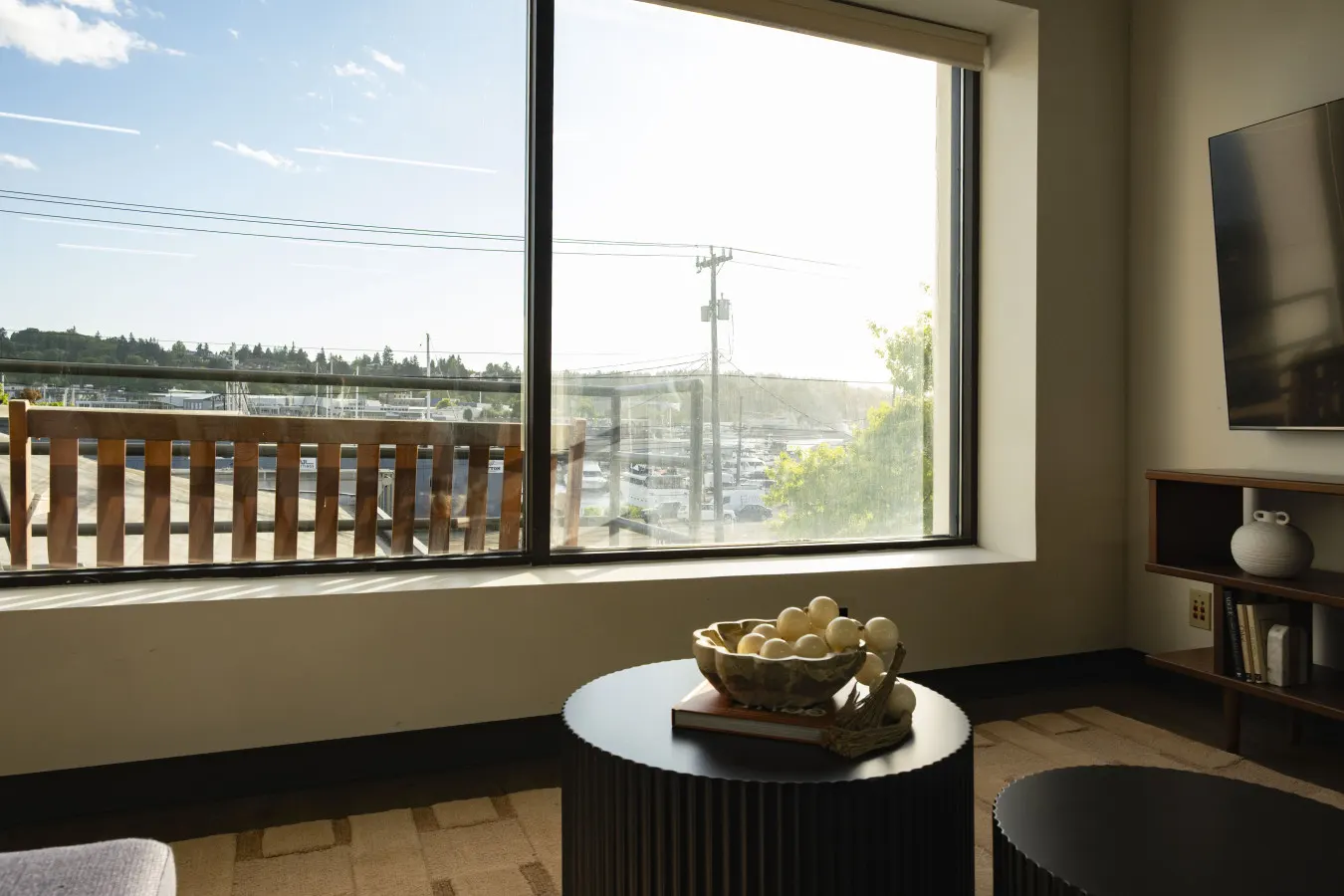 The Ballard Loft Marina View Steps to Shops & Dining 12