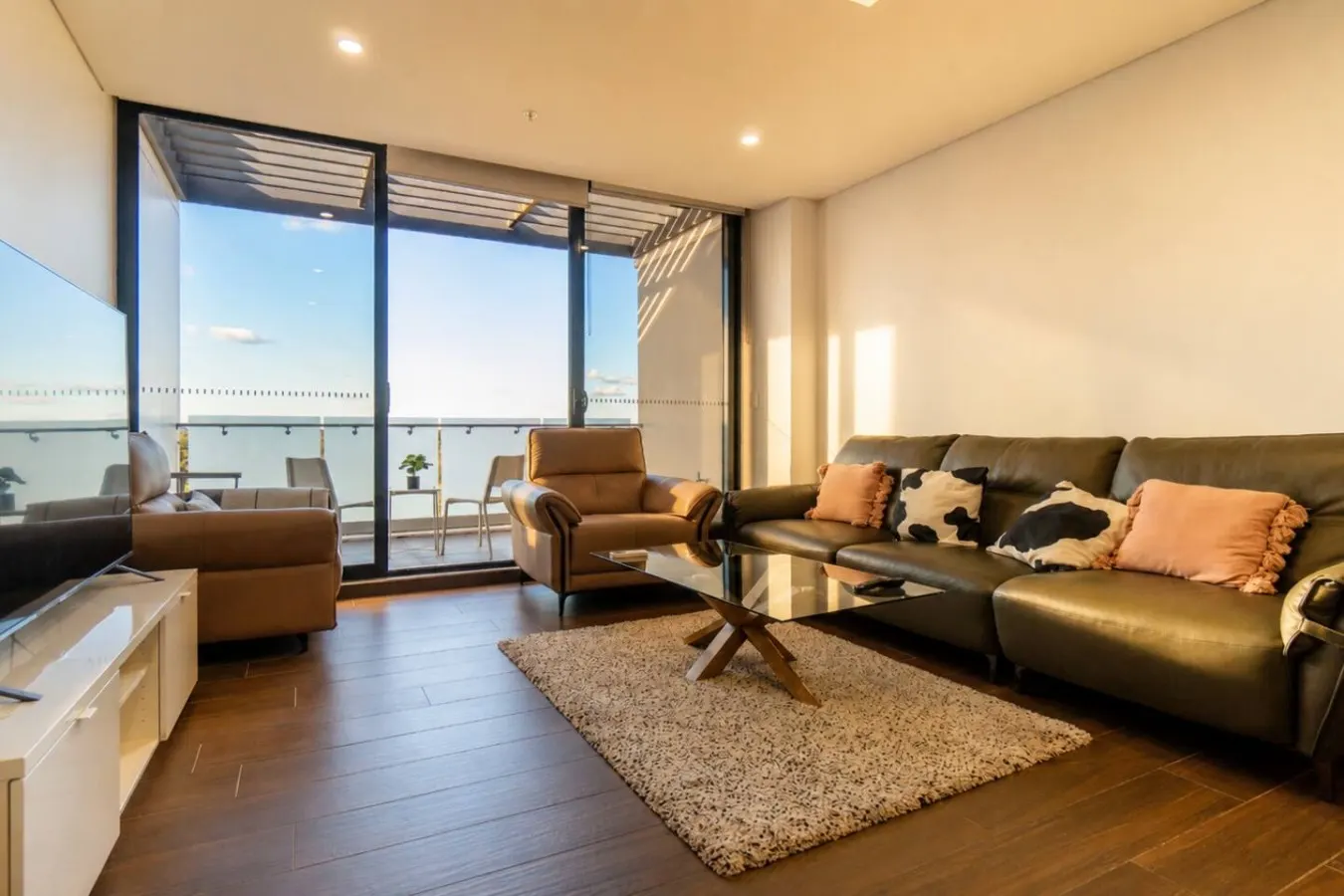 Stylish 2BR Olympic Park Pool, Gym & Parking 12