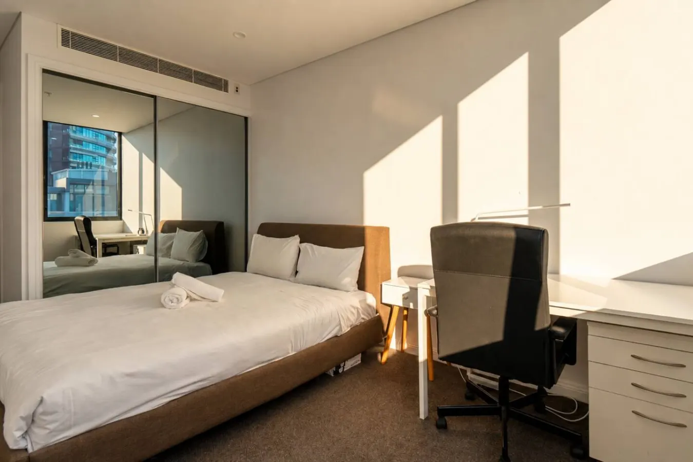 Stylish 2BR Olympic Park Pool, Gym & Parking 13