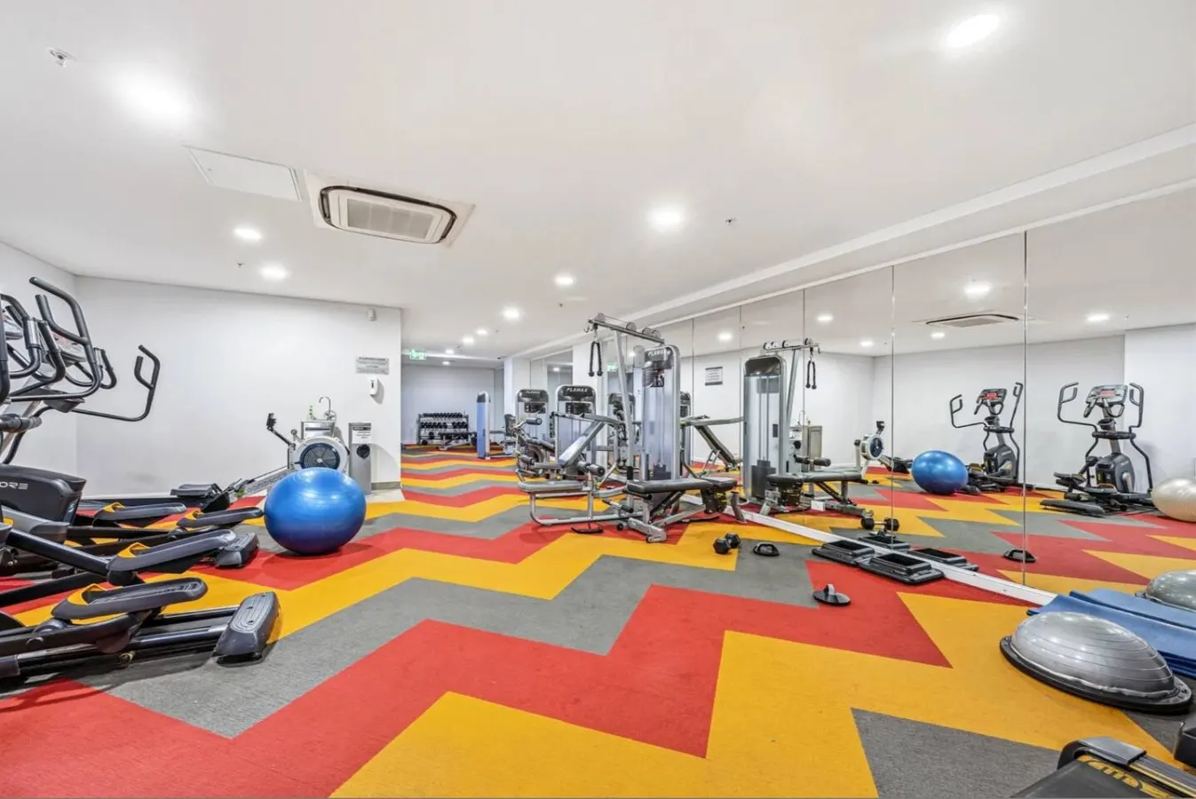 Stylish 2BR Olympic Park Pool, Gym & Parking 19