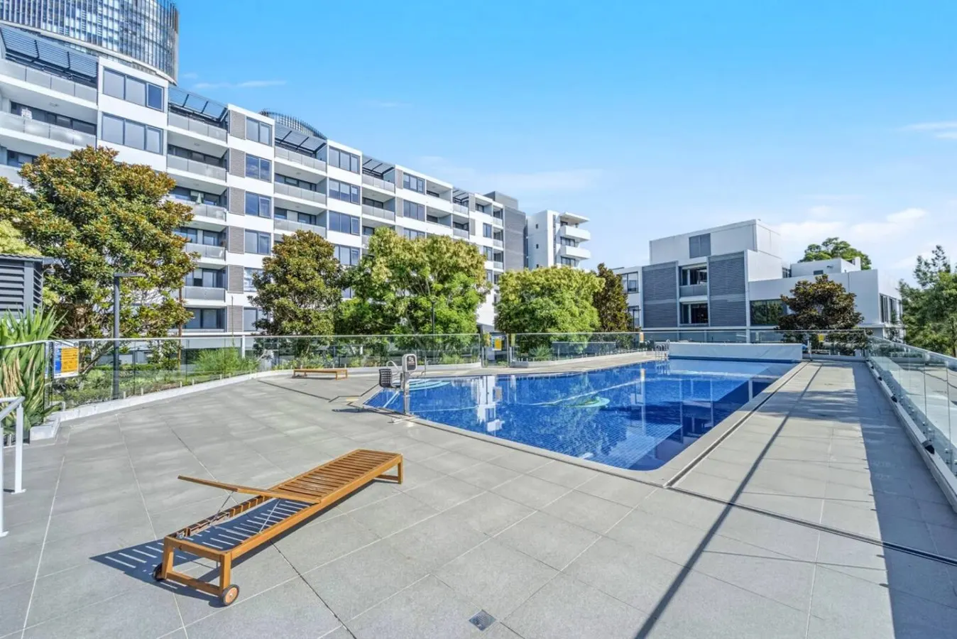 Stylish 2BR Olympic Park | Pool, Gym & Parking — photo 3