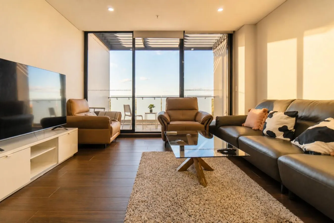 Stylish 2BR Olympic Park Pool, Gym & Parking 6