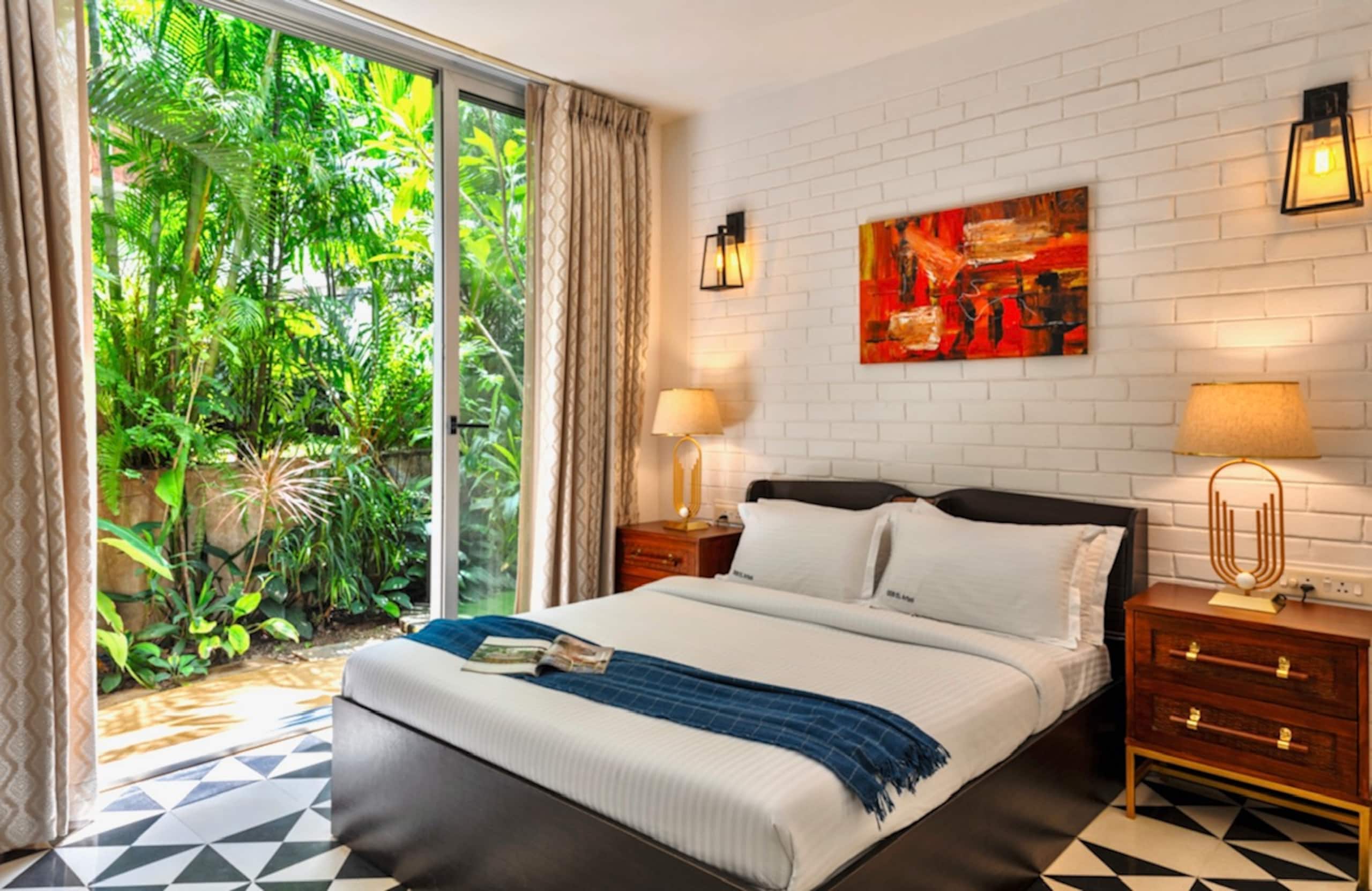 Modern Tropical 2BHK | Near Beach | Pool & Garden 12
