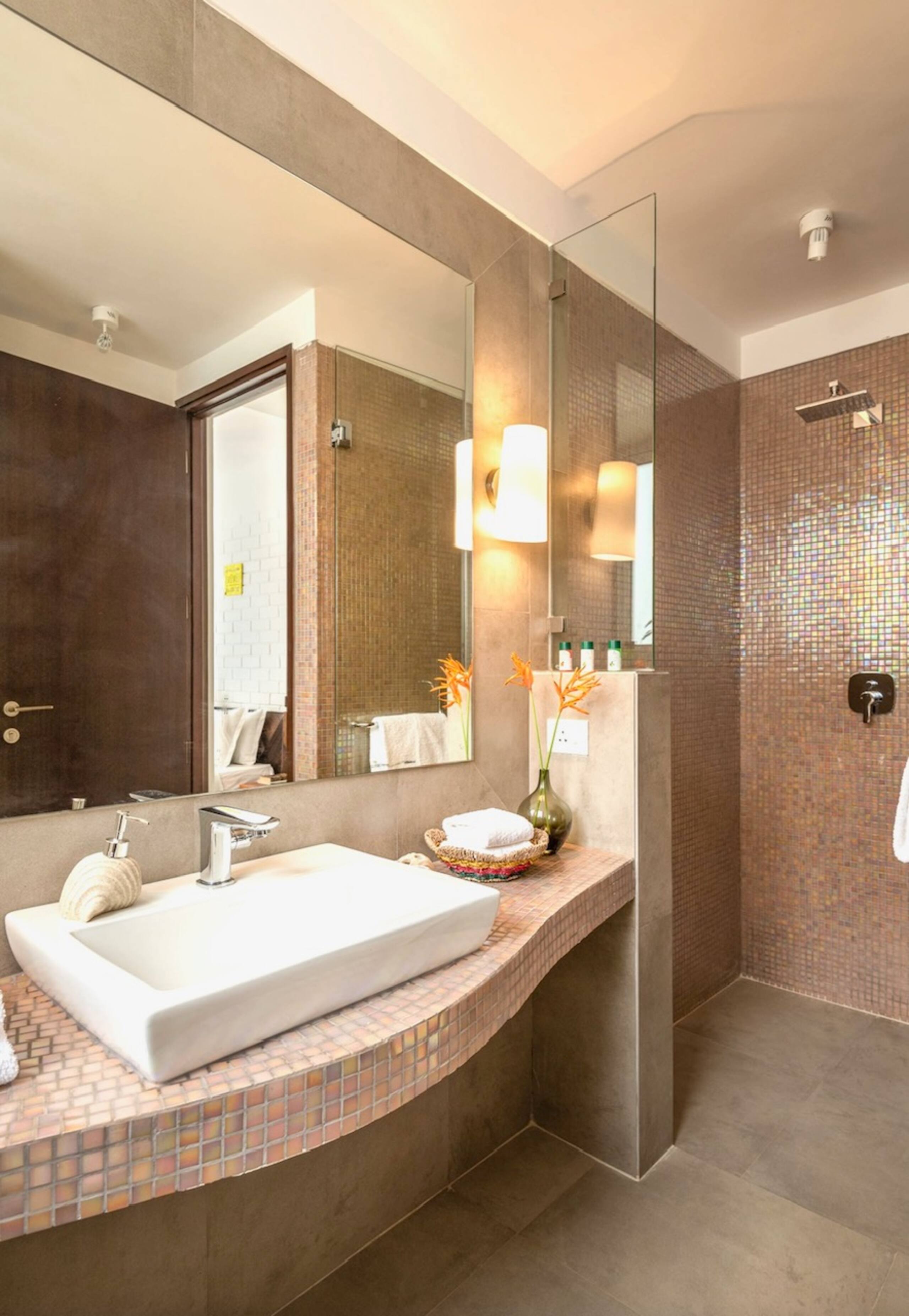 Modern Tropical 2BHK | Near Beach | Pool & Garden 18