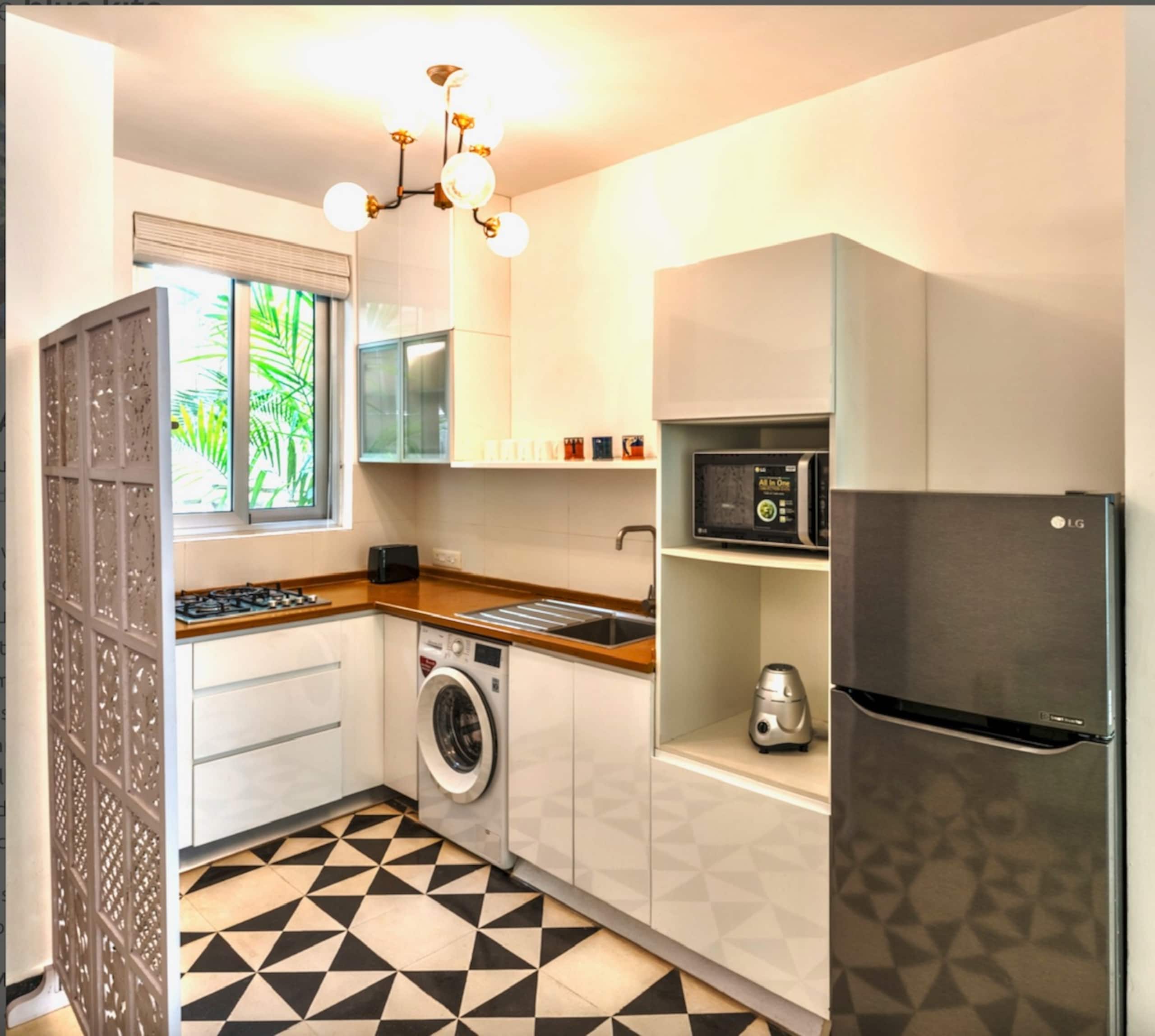 Modern Tropical 2BHK | Near Beach | Pool & Garden 6