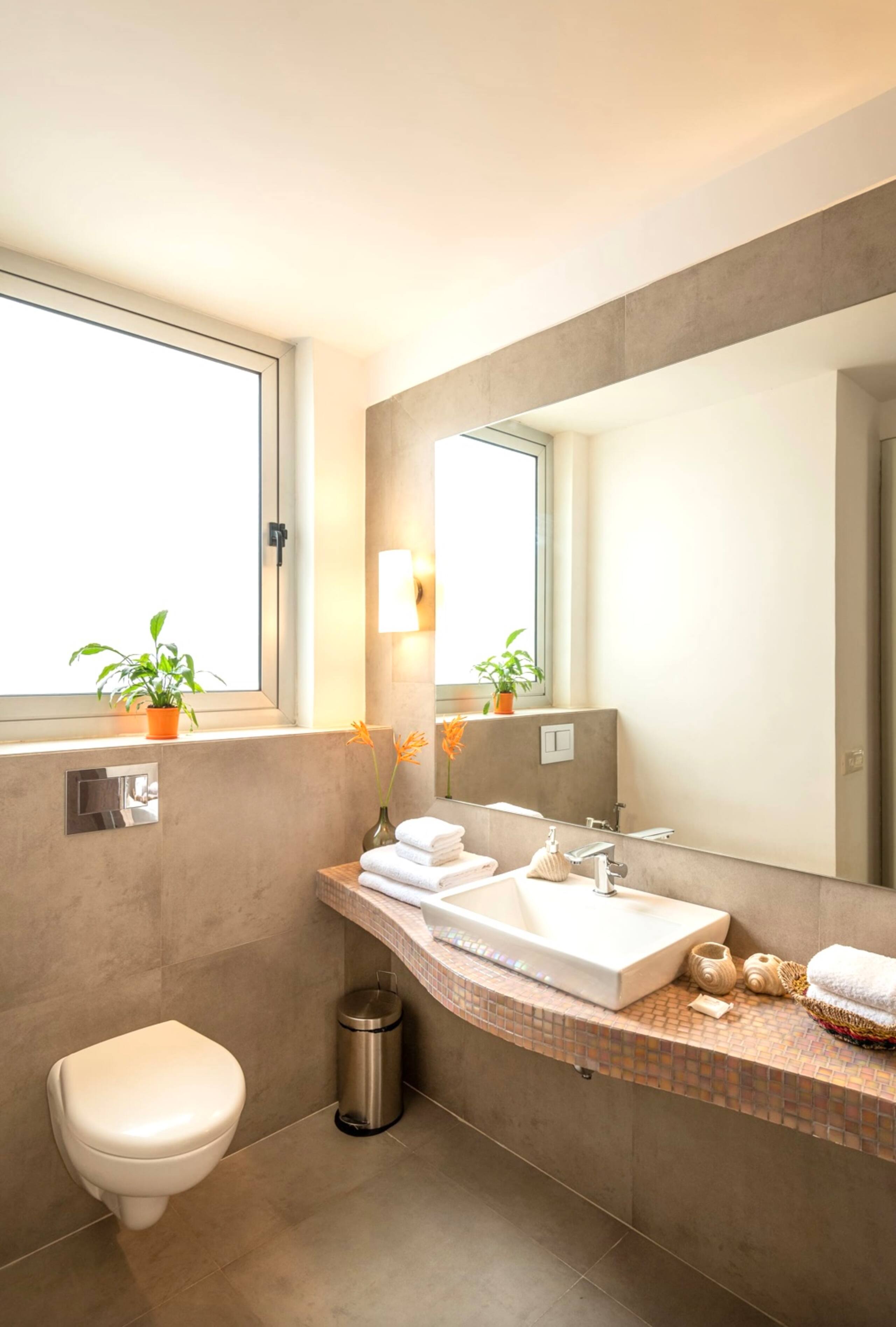Modern Tropical 2BHK | Near Beach | Pool & Garden 15