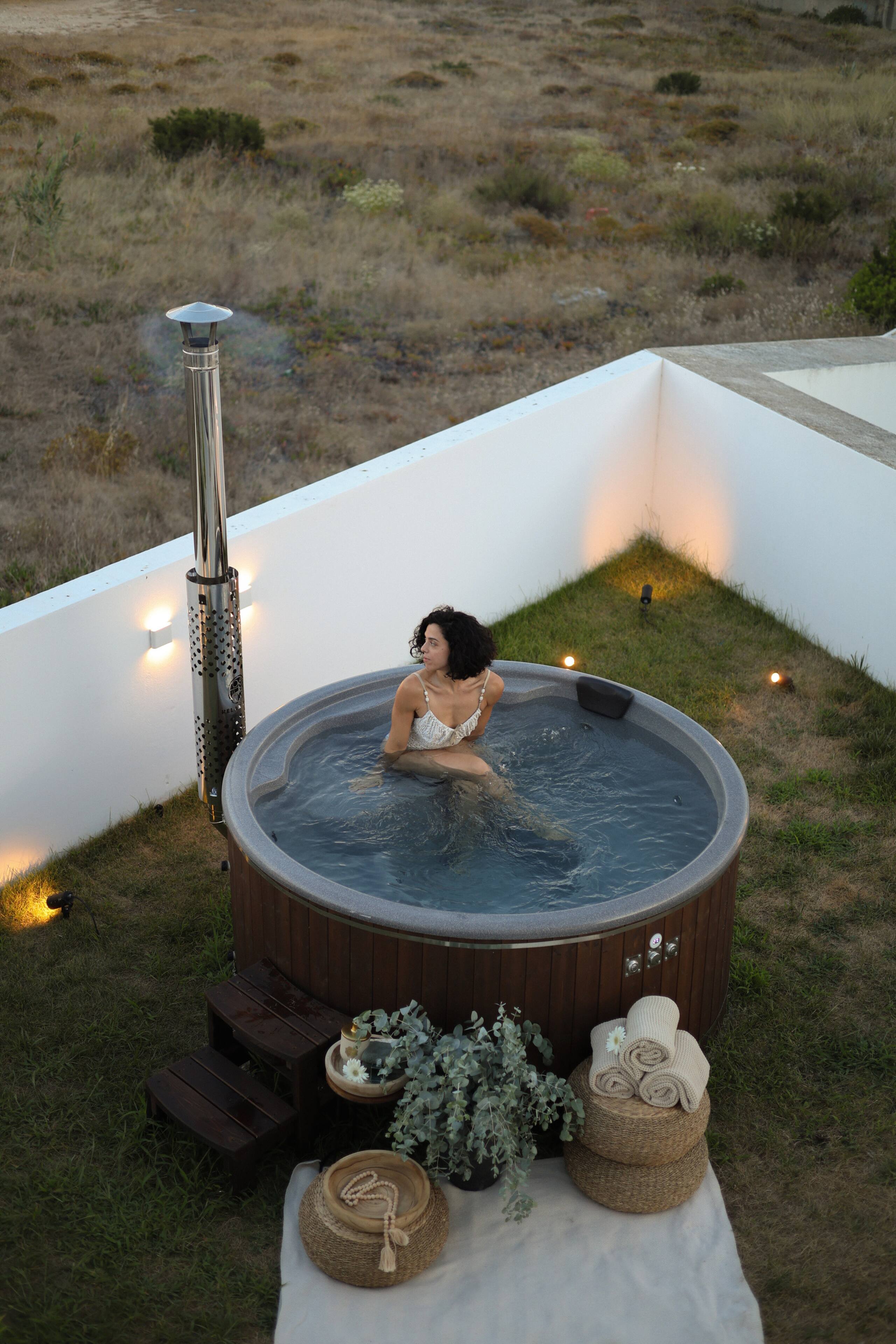 Villa Flora Colares Outdoor hot tub with jacuzzi 2