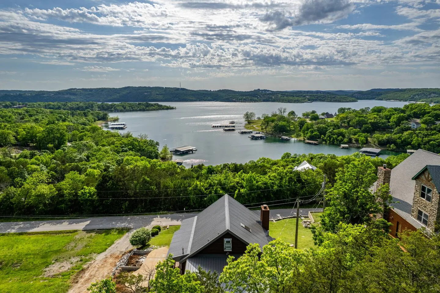 Big Lake Views, Outdoor Sauna, Hot Tub & Game Room 10