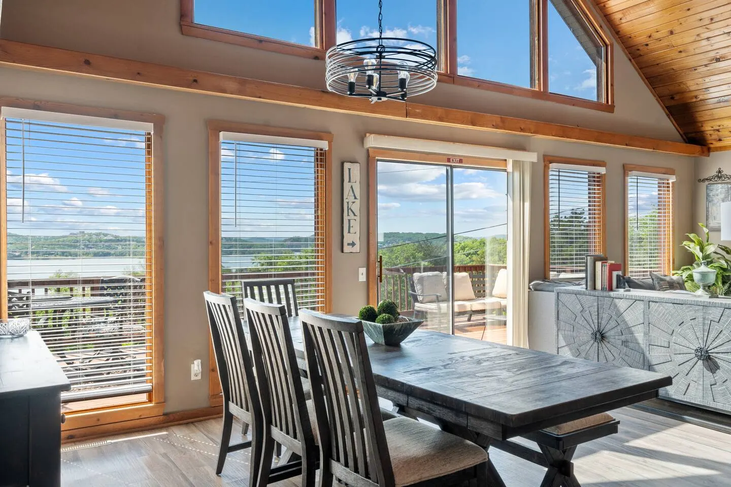 Big Lake Views, Outdoor Sauna, Hot Tub & Game Room 11