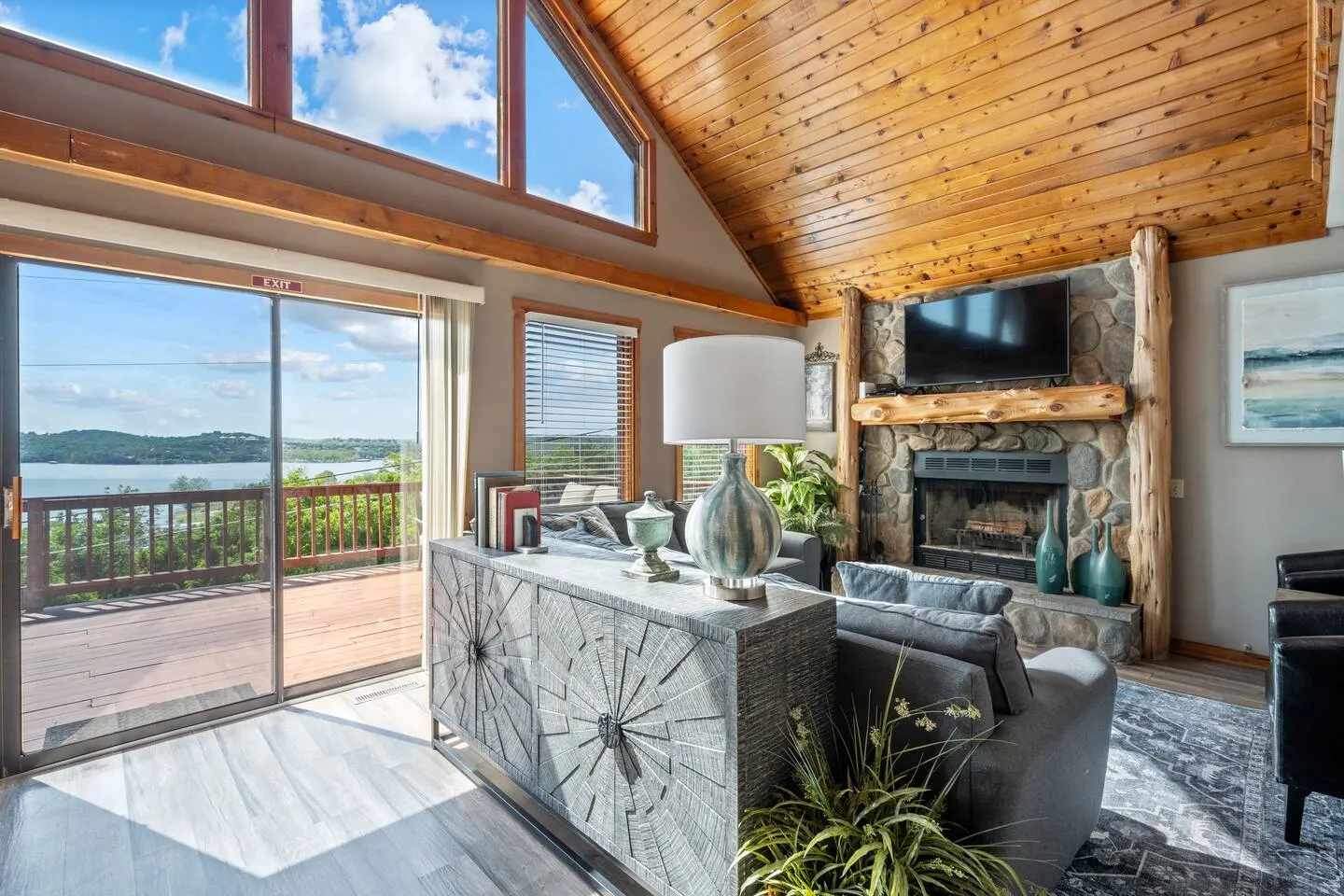 Big Lake Views, Outdoor Sauna, Hot Tub & Game Room 12