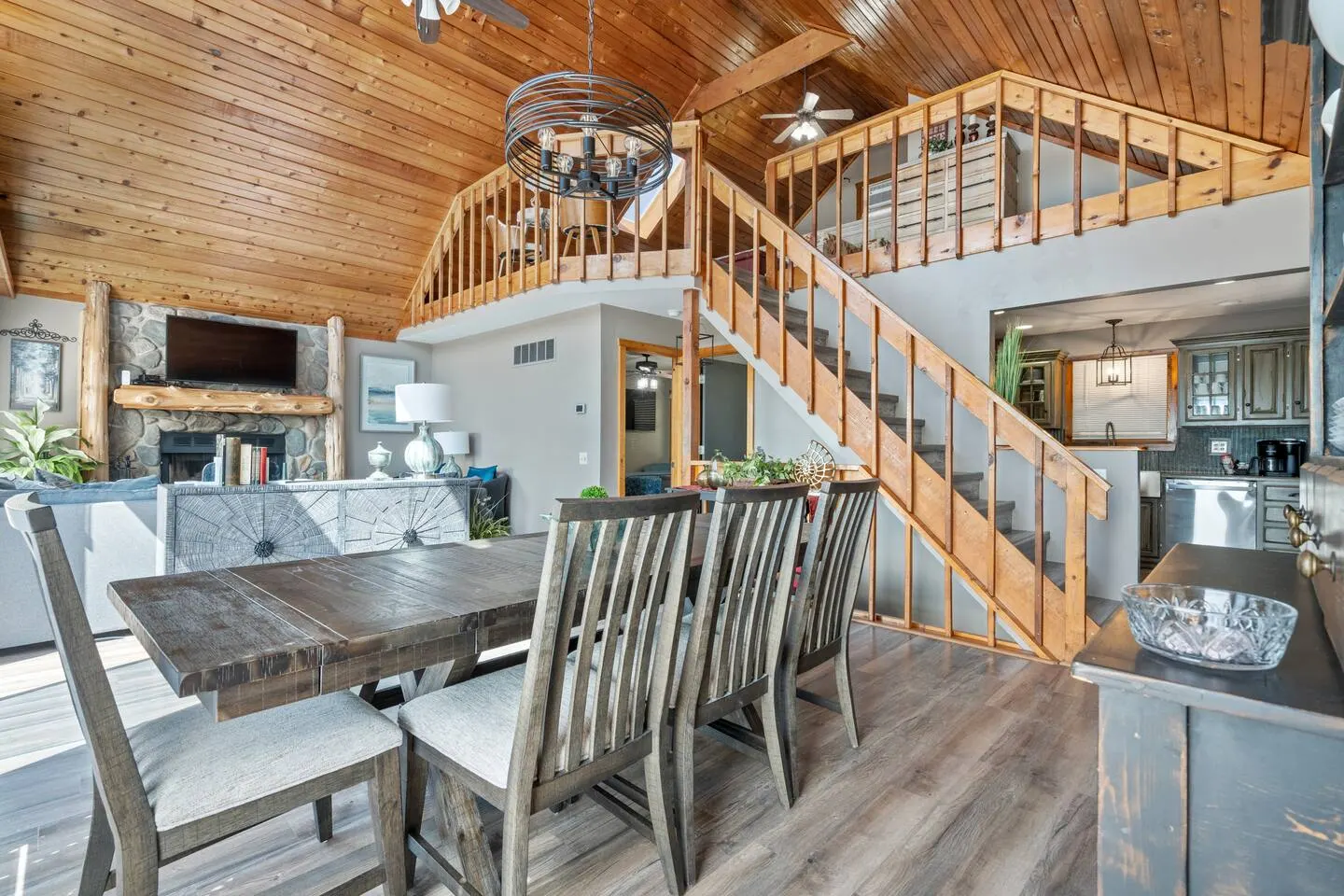 Big Lake Views, Outdoor Sauna, Hot Tub & Game Room 13