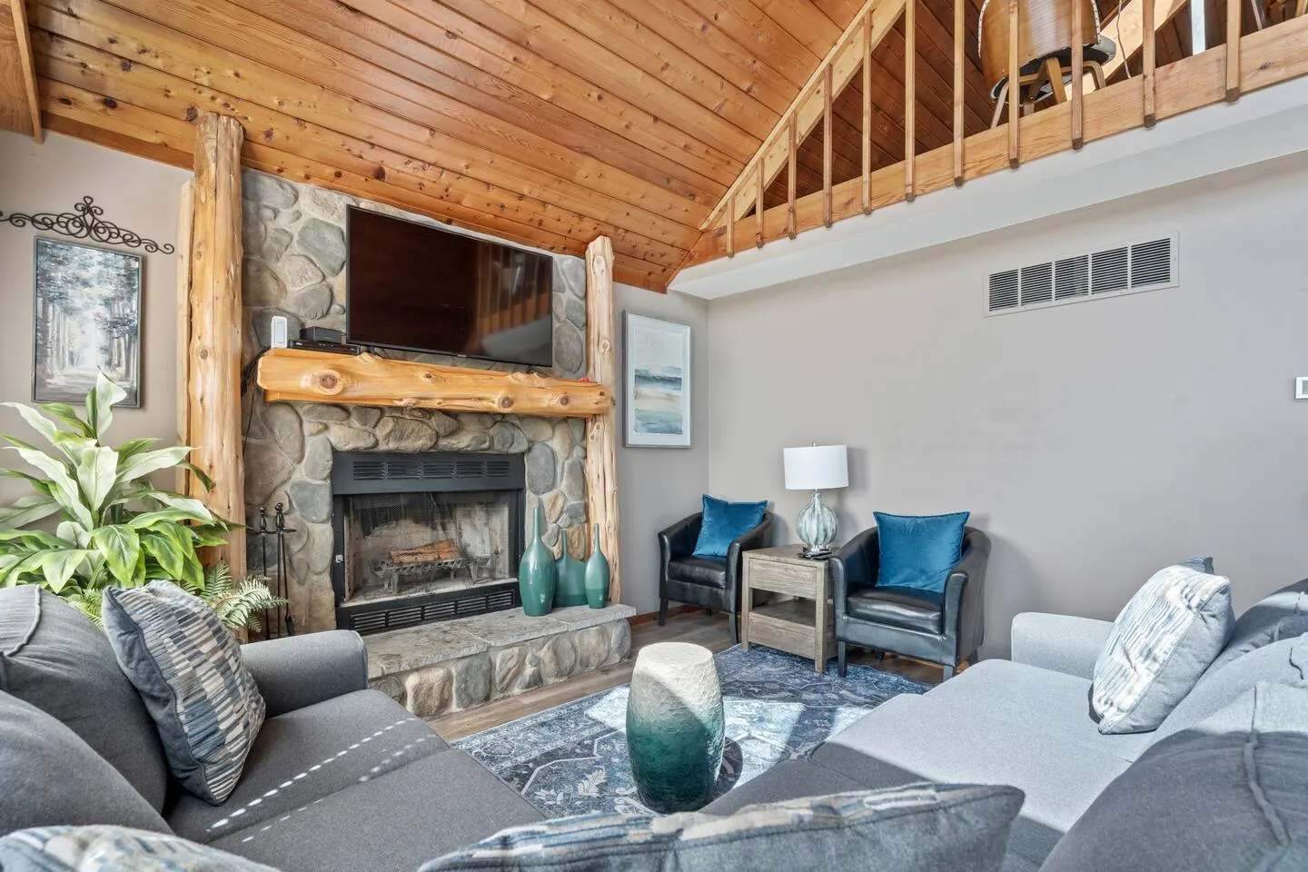 Big Lake Views, Outdoor Sauna, Hot Tub & Game Room 17