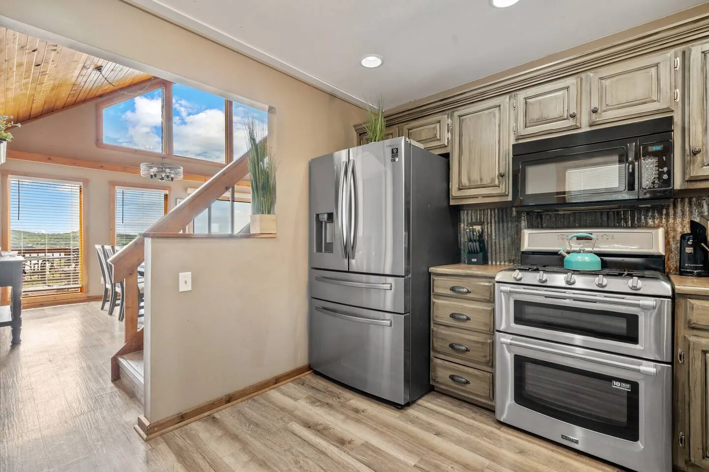 Big Lake Views, Outdoor Sauna, Hot Tub & Game Room 18