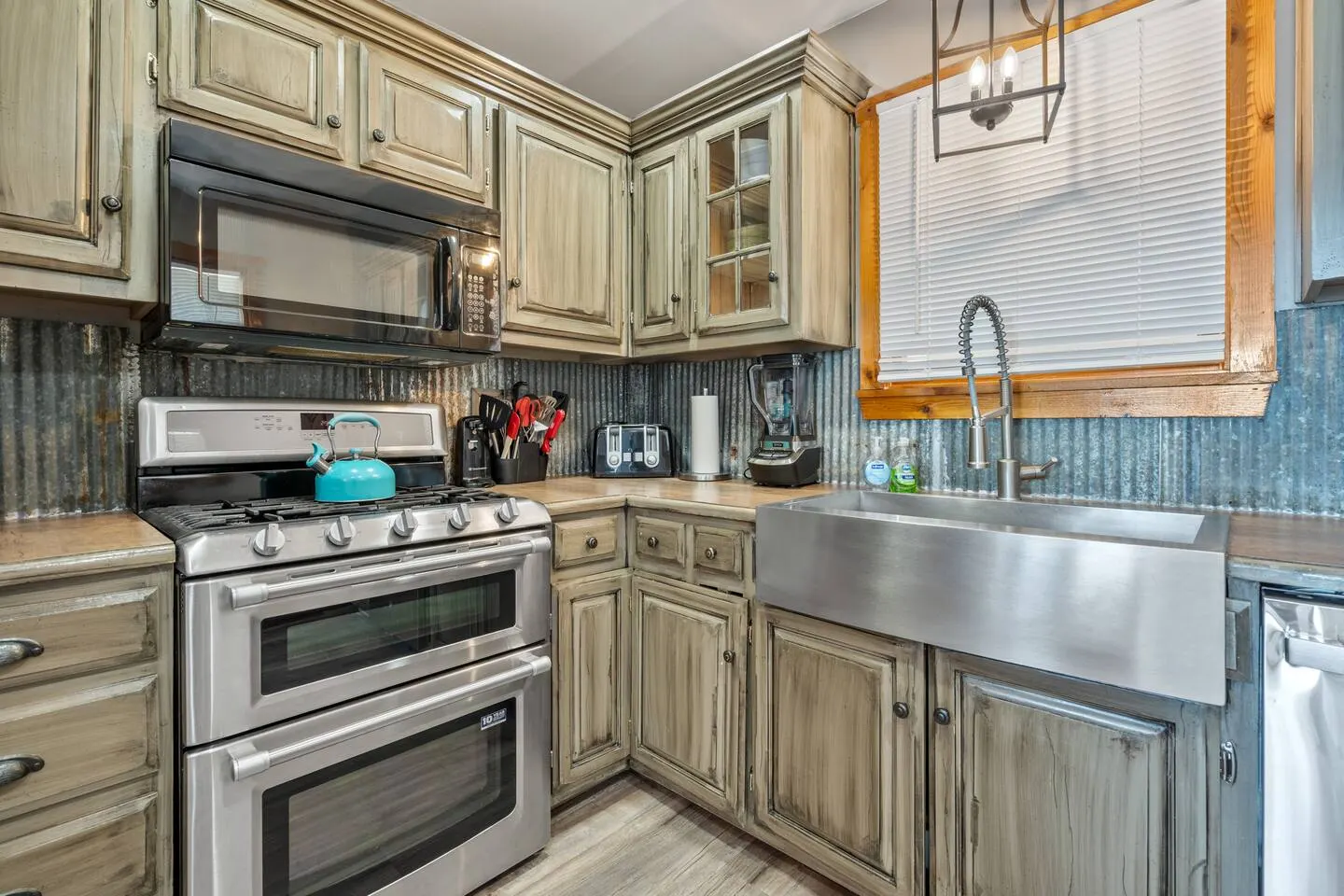 Big Lake Views, Outdoor Sauna, Hot Tub & Game Room 19