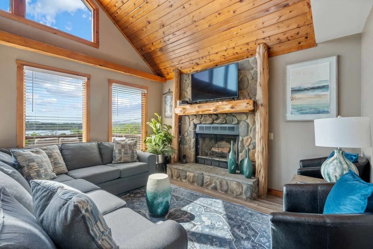 Big Lake Views, Outdoor Sauna, Hot Tub & Game Room 7
