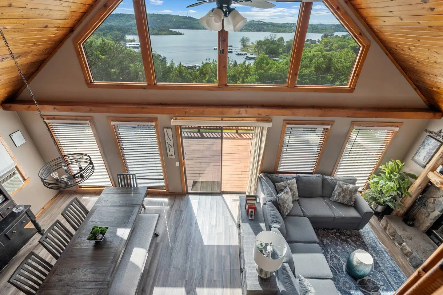 Big Lake Views, Outdoor Sauna, Hot Tub & Game Room 8